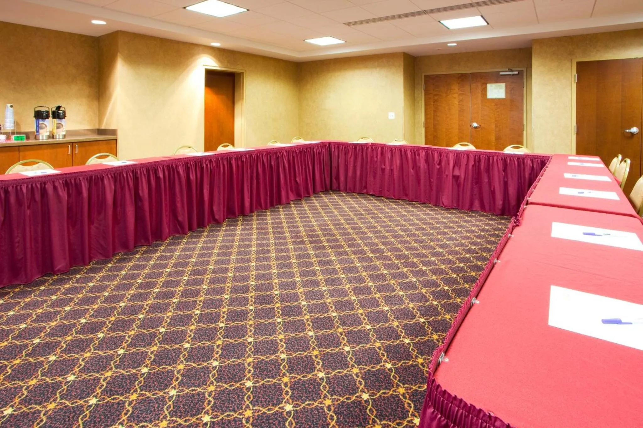 Meeting/conference room in Holiday Inn Express Hotel & Suites Hagerstown by IHG