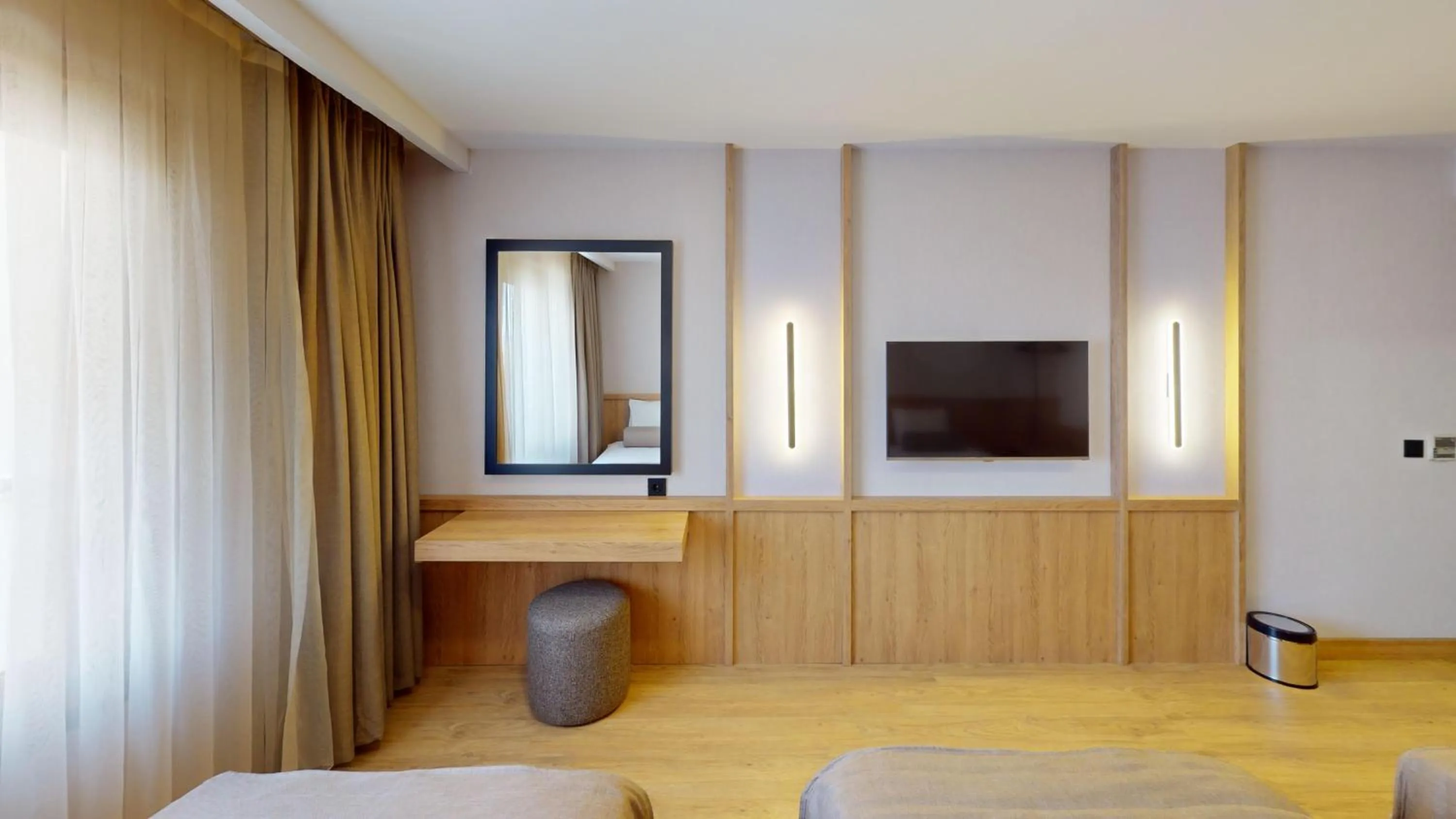 TV and multimedia in Istanbul River Hotel