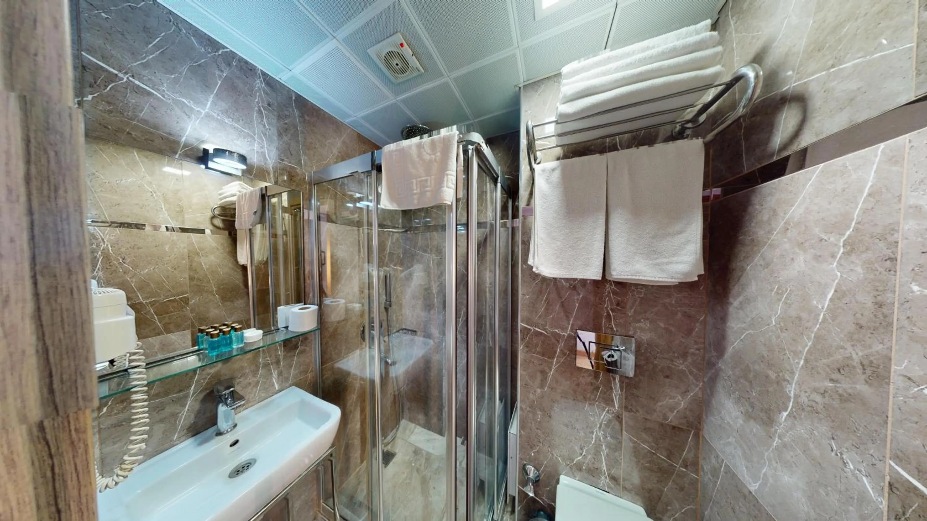 Shower in Istanbul River Hotel