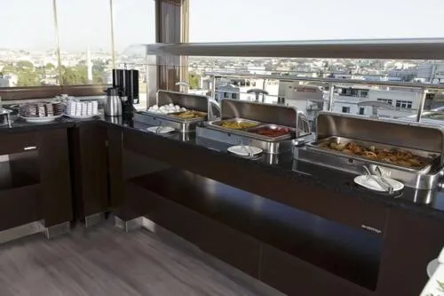 Restaurant/places to eat in Istanbul River Hotel