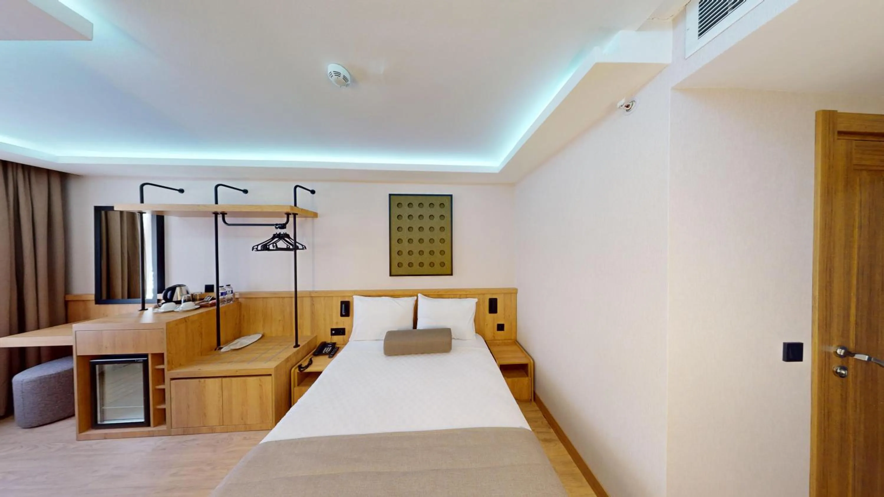 Photo of the whole room, Bed in Istanbul River Hotel