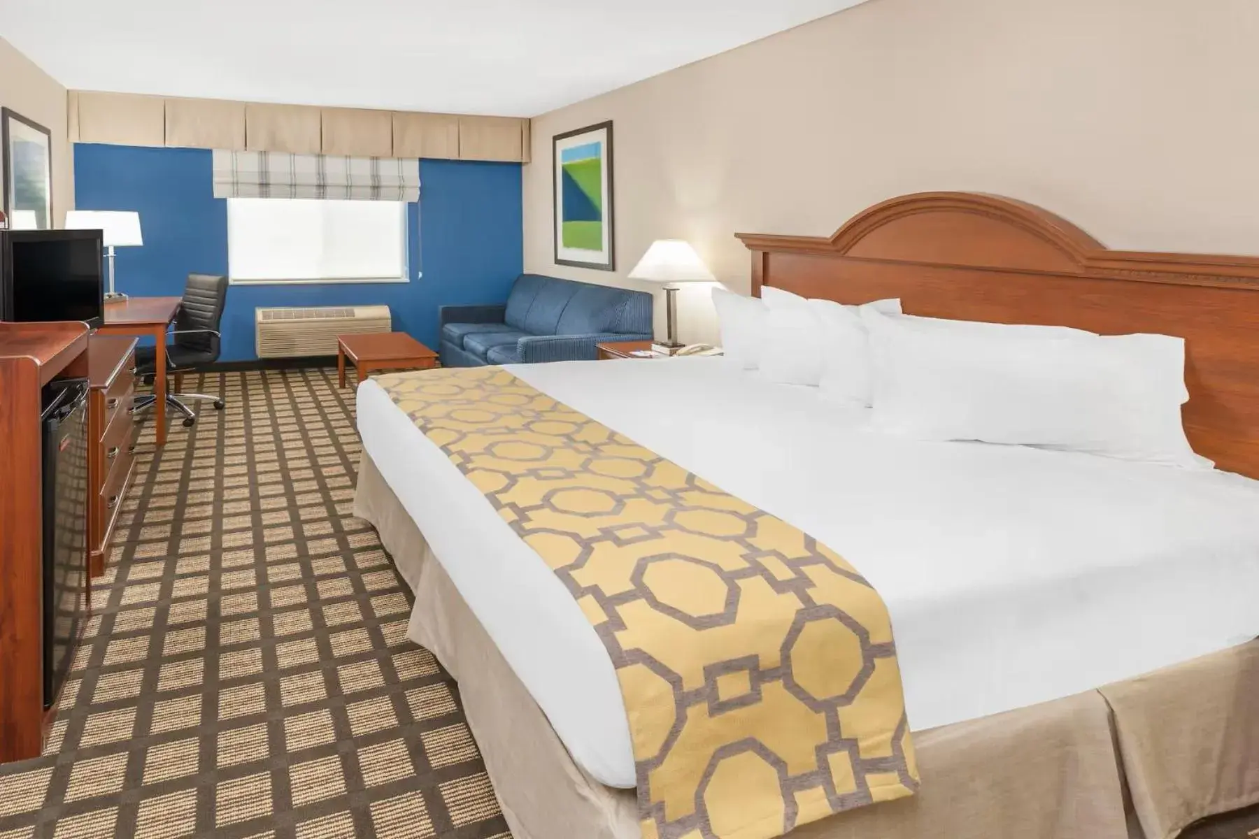 Deluxe King Room - Non-Smoking in Baymont by Wyndham Galesburg Deluxe King Room - Non-Smoking in Baymont by Wyndham Galesburg