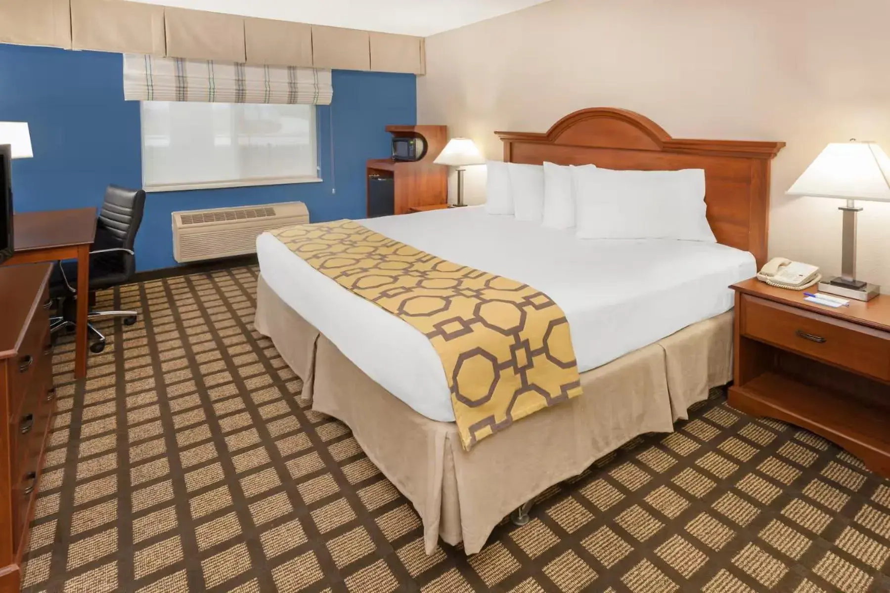 King Room - Non-Smoking in Baymont by Wyndham Galesburg King Room - Non-Smoking in Baymont by Wyndham Galesburg