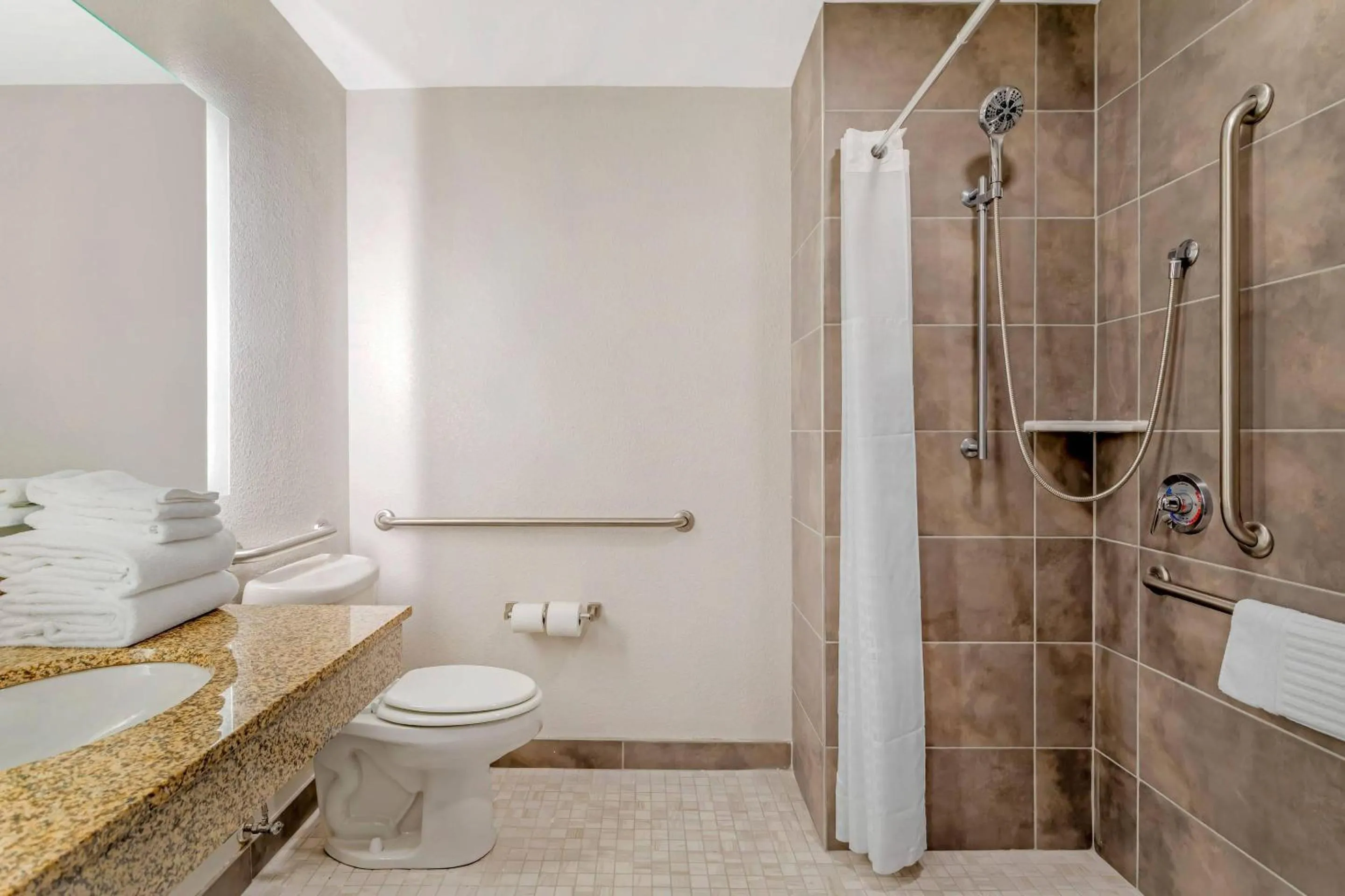 Bedroom in Comfort Inn Dayton South