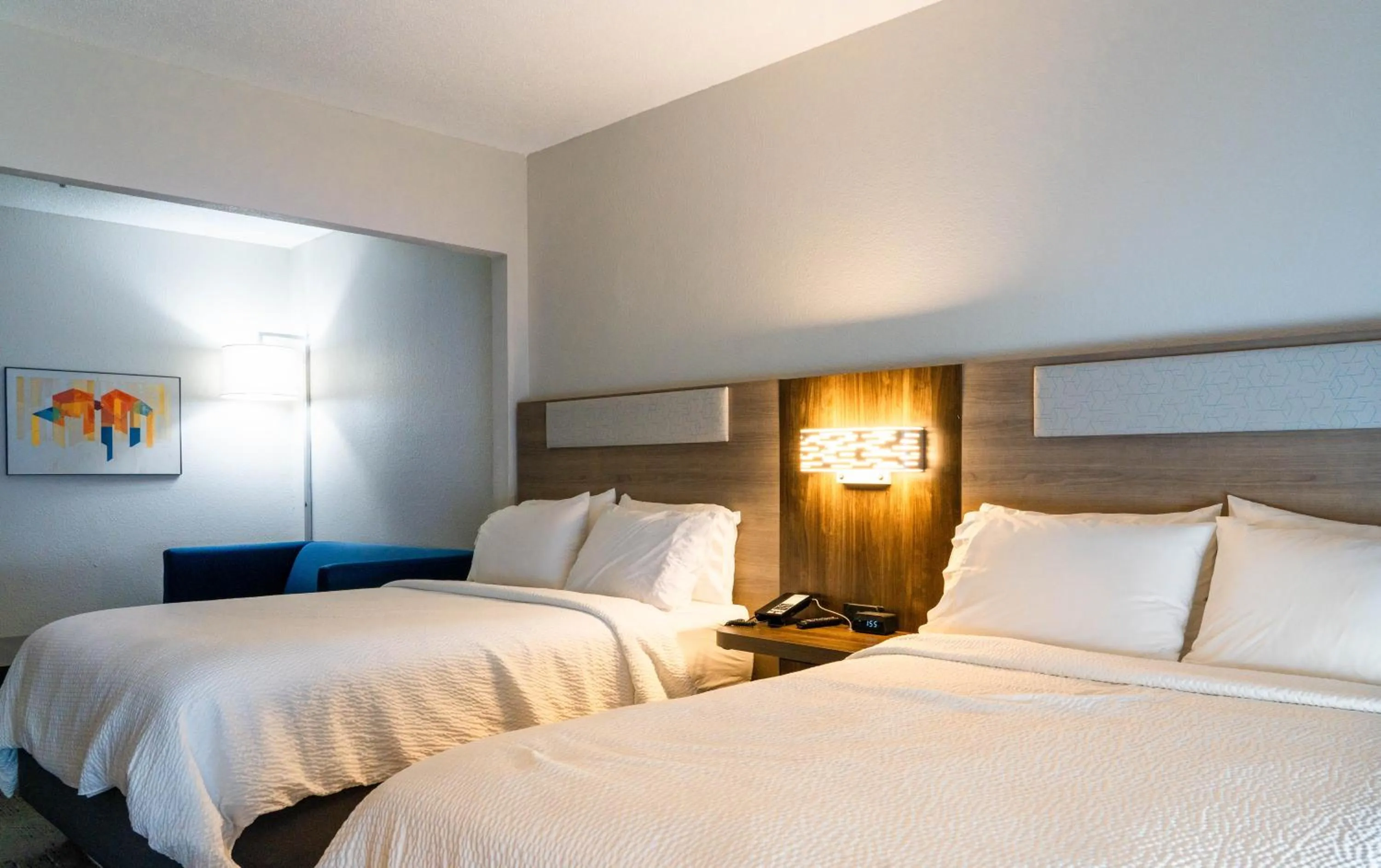 Bed in Holiday Inn Express Hotel & Suites Hiawassee by IHG