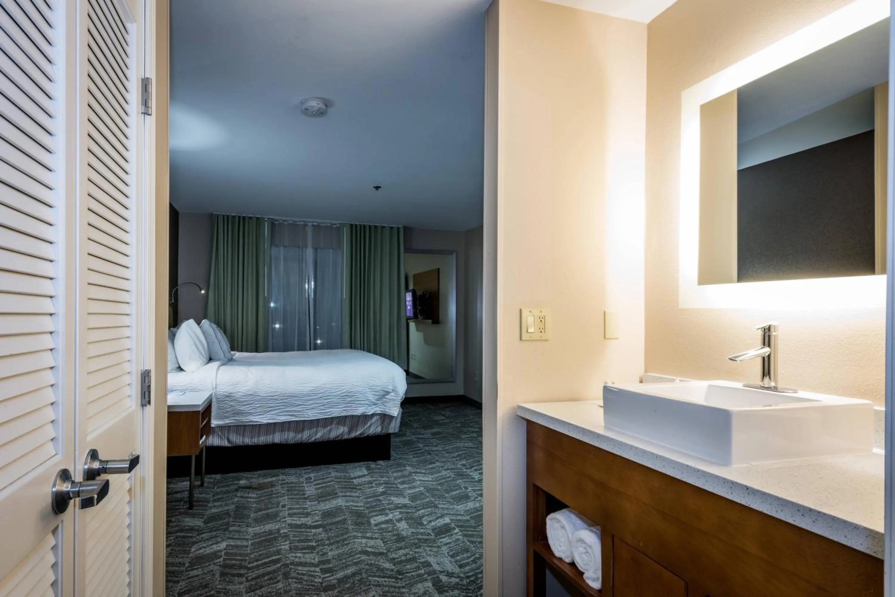 Bathroom, Bed in SpringHill Suites by Marriott Denton