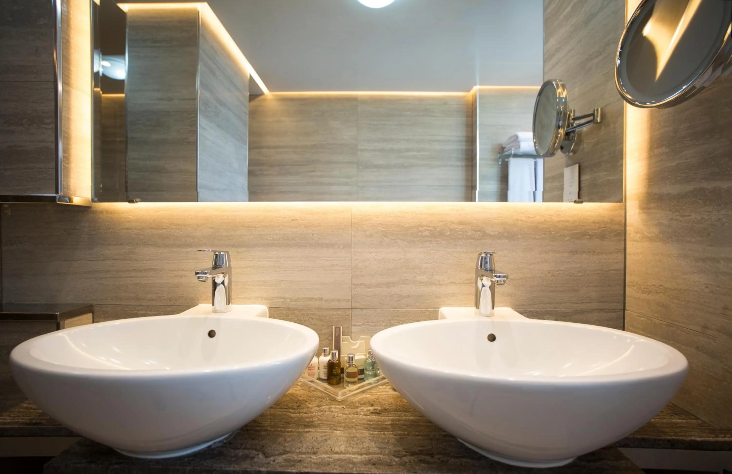 Bathroom in Columbia Beach Resort