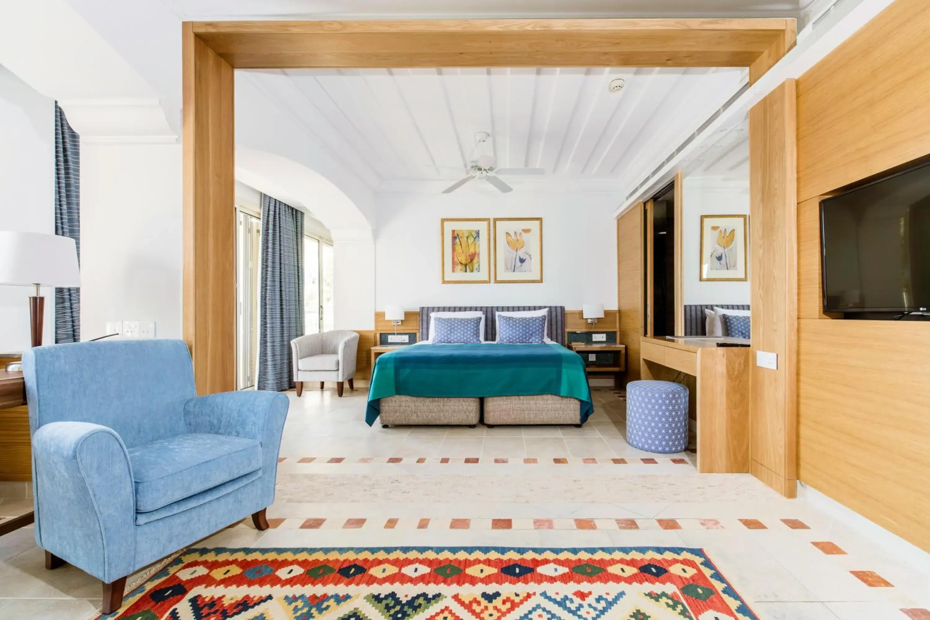 Executive Suite with Inland View in Columbia Beach Resort Executive Suite with Inland View in Columbia Beach Resort