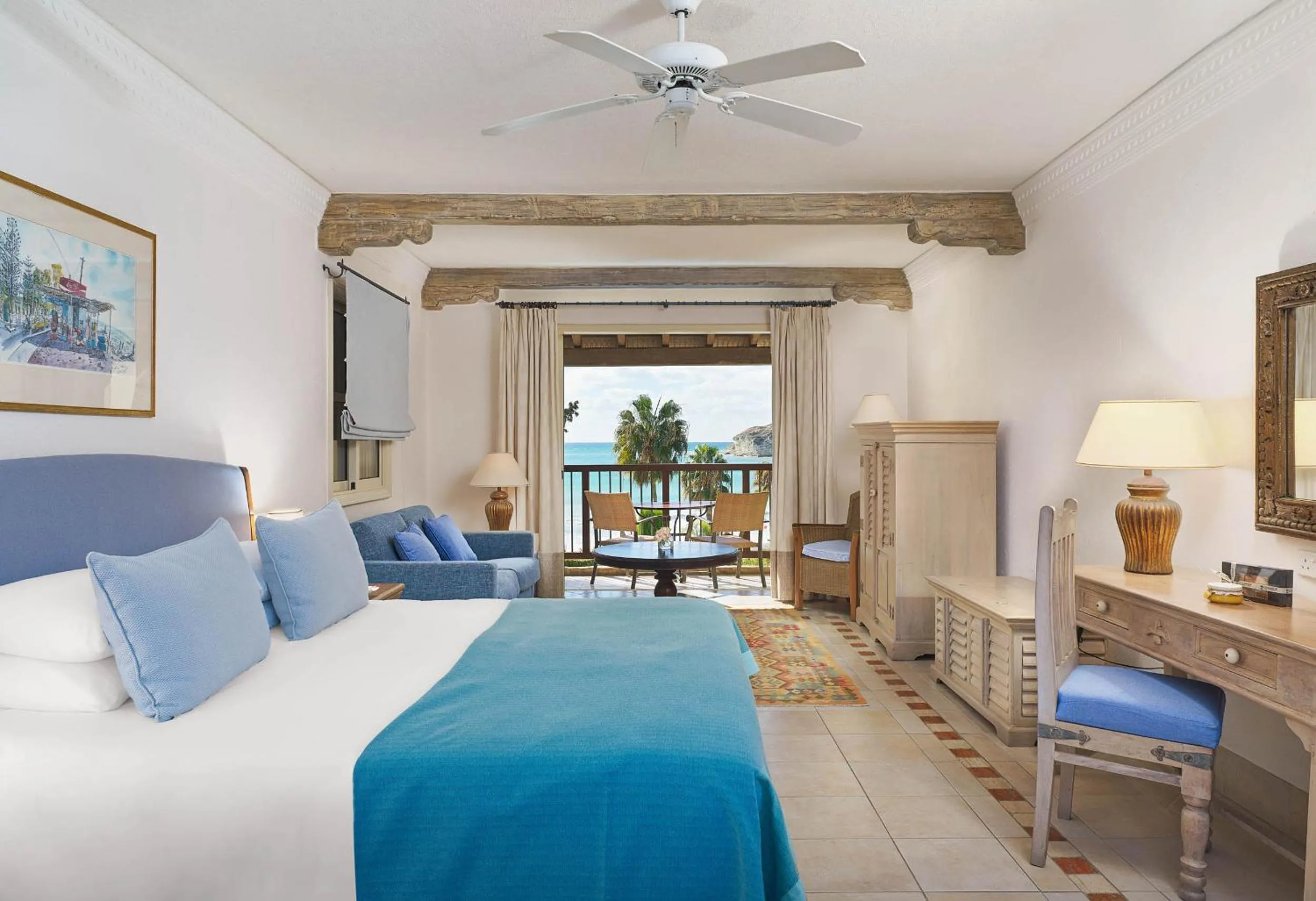 Bed in Columbia Beach Resort