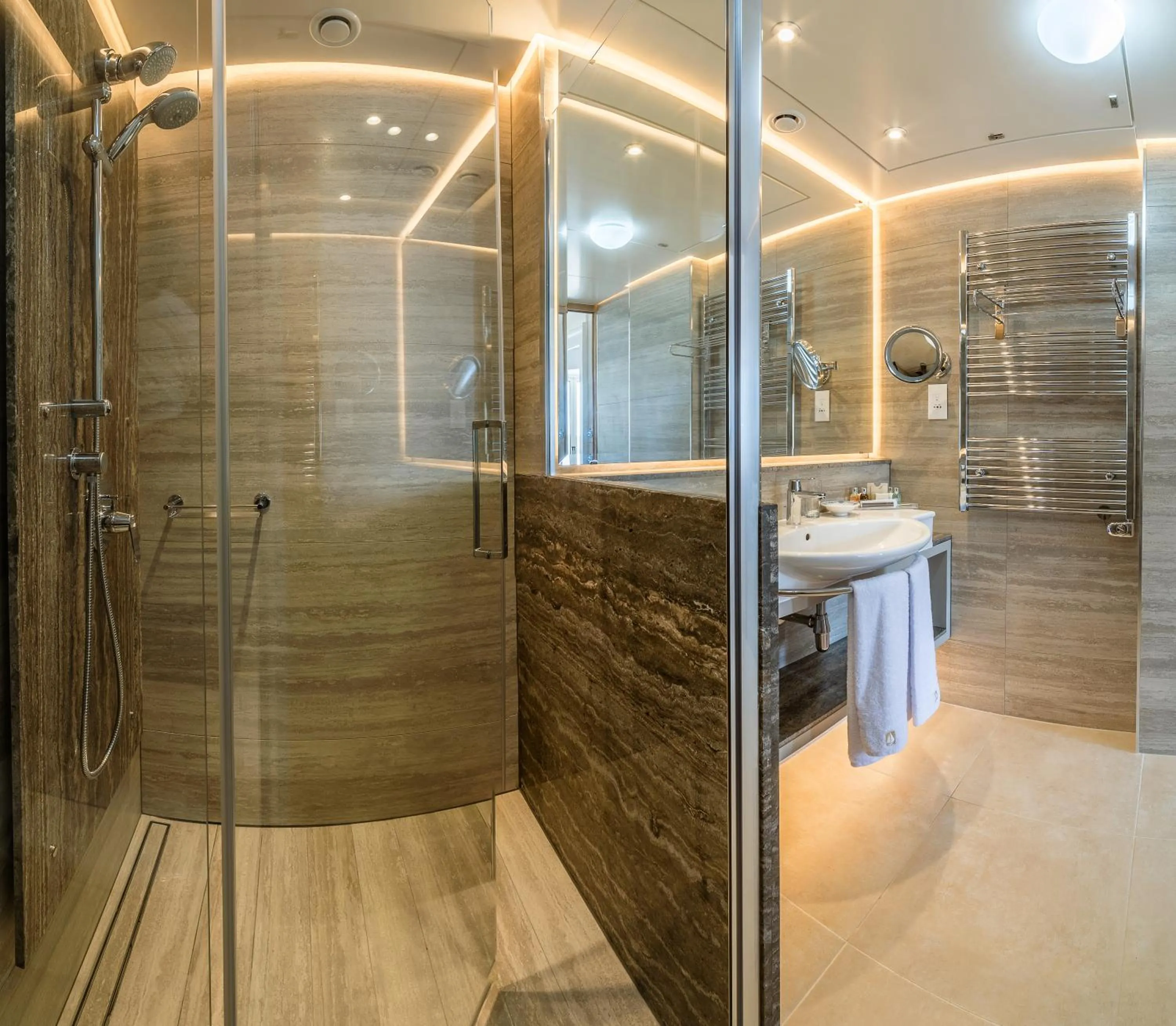 Shower in Columbia Beach Resort