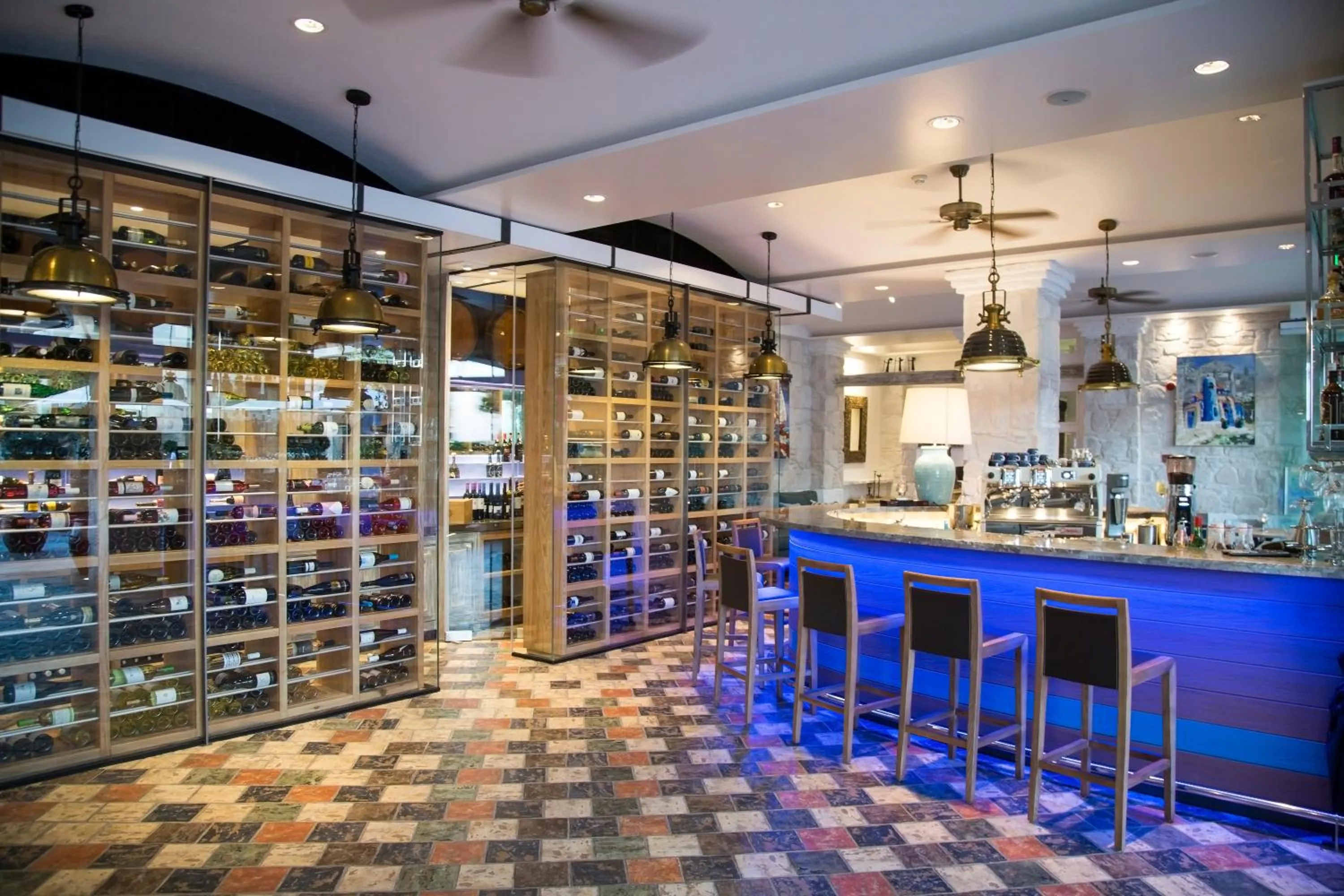 Restaurant/places to eat in Columbia Beach Resort