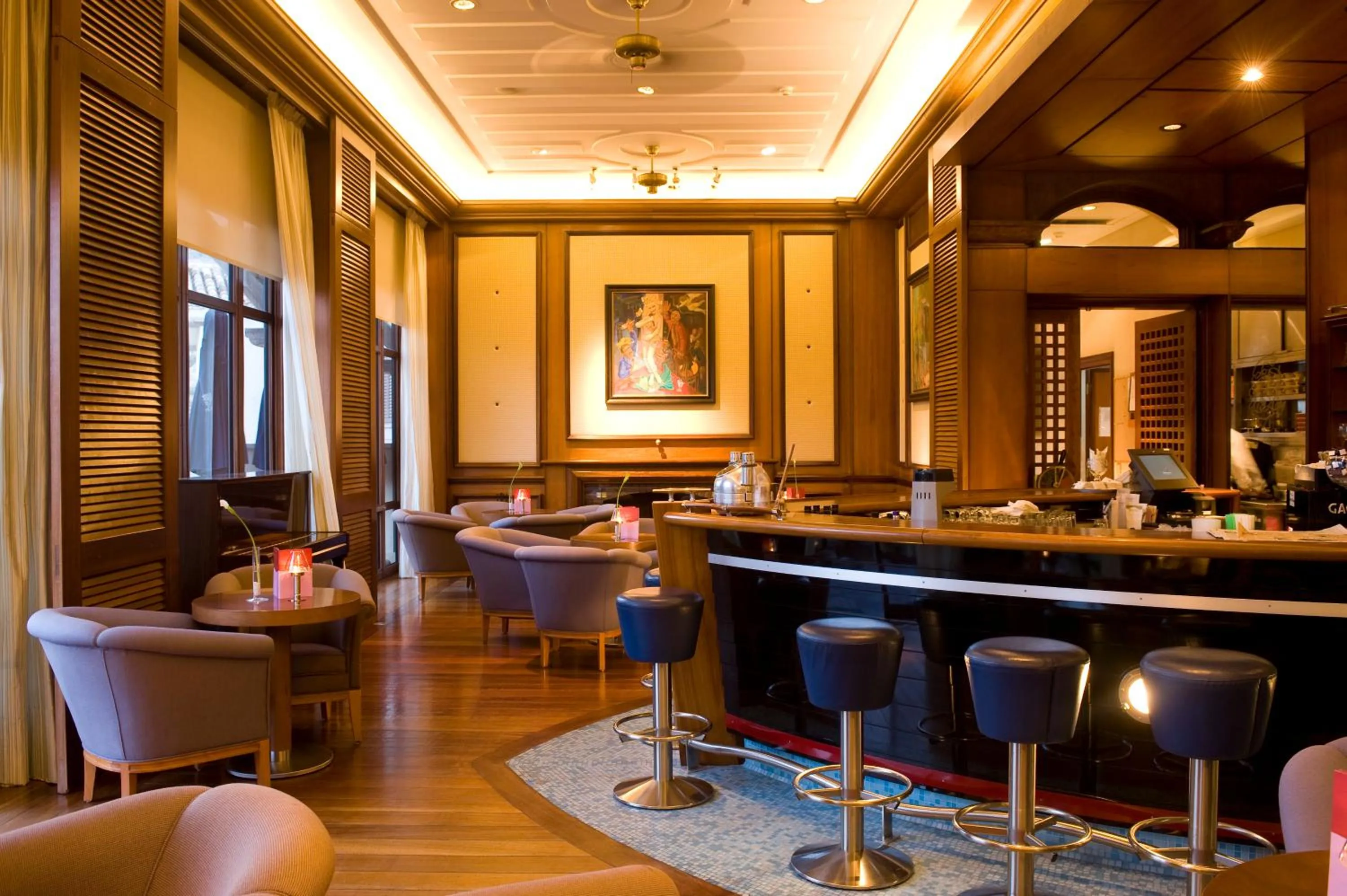 Lounge or bar in Columbia Beach Resort