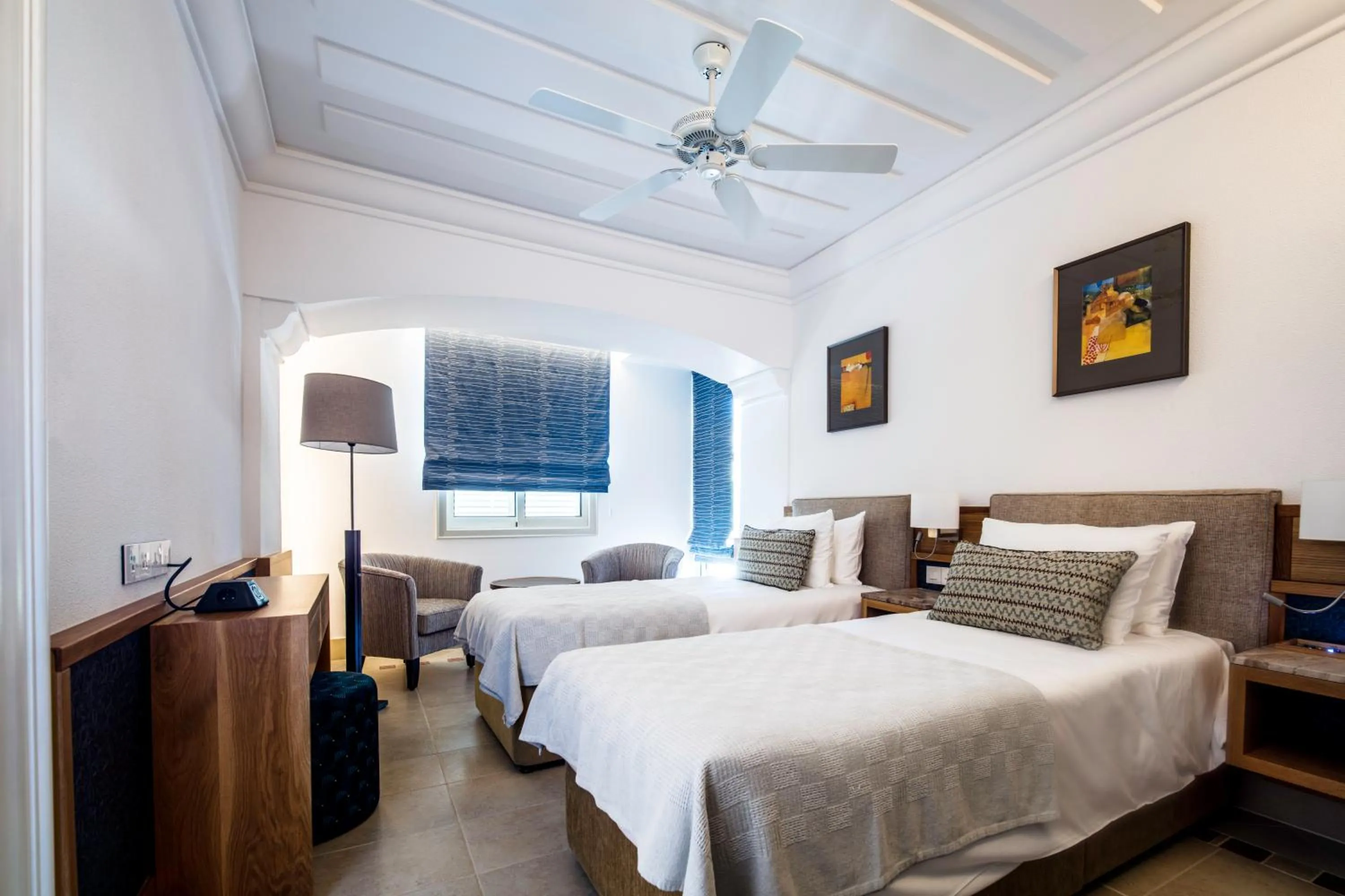 Bedroom, Bed in Columbia Beach Resort