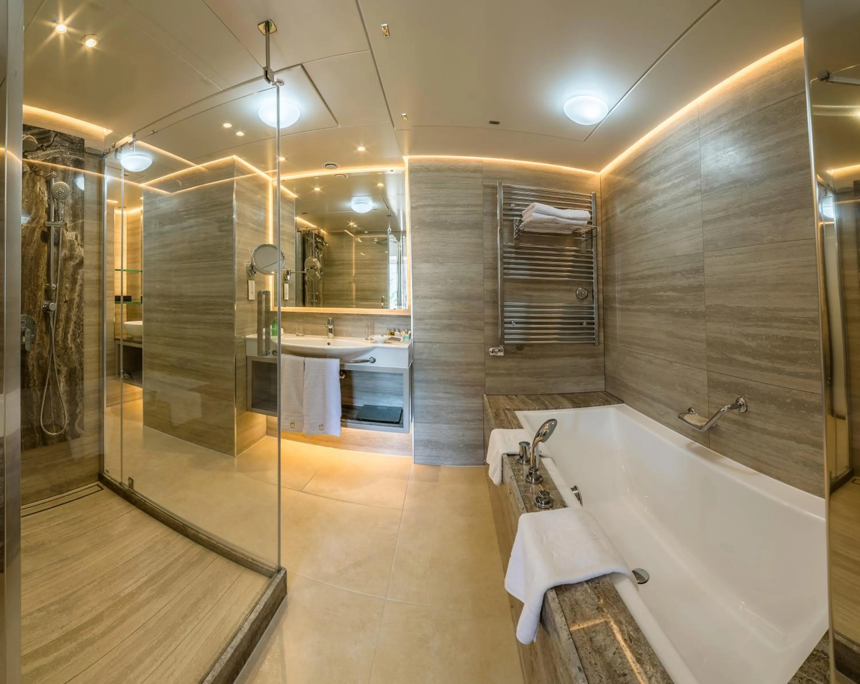 Shower in Columbia Beach Resort