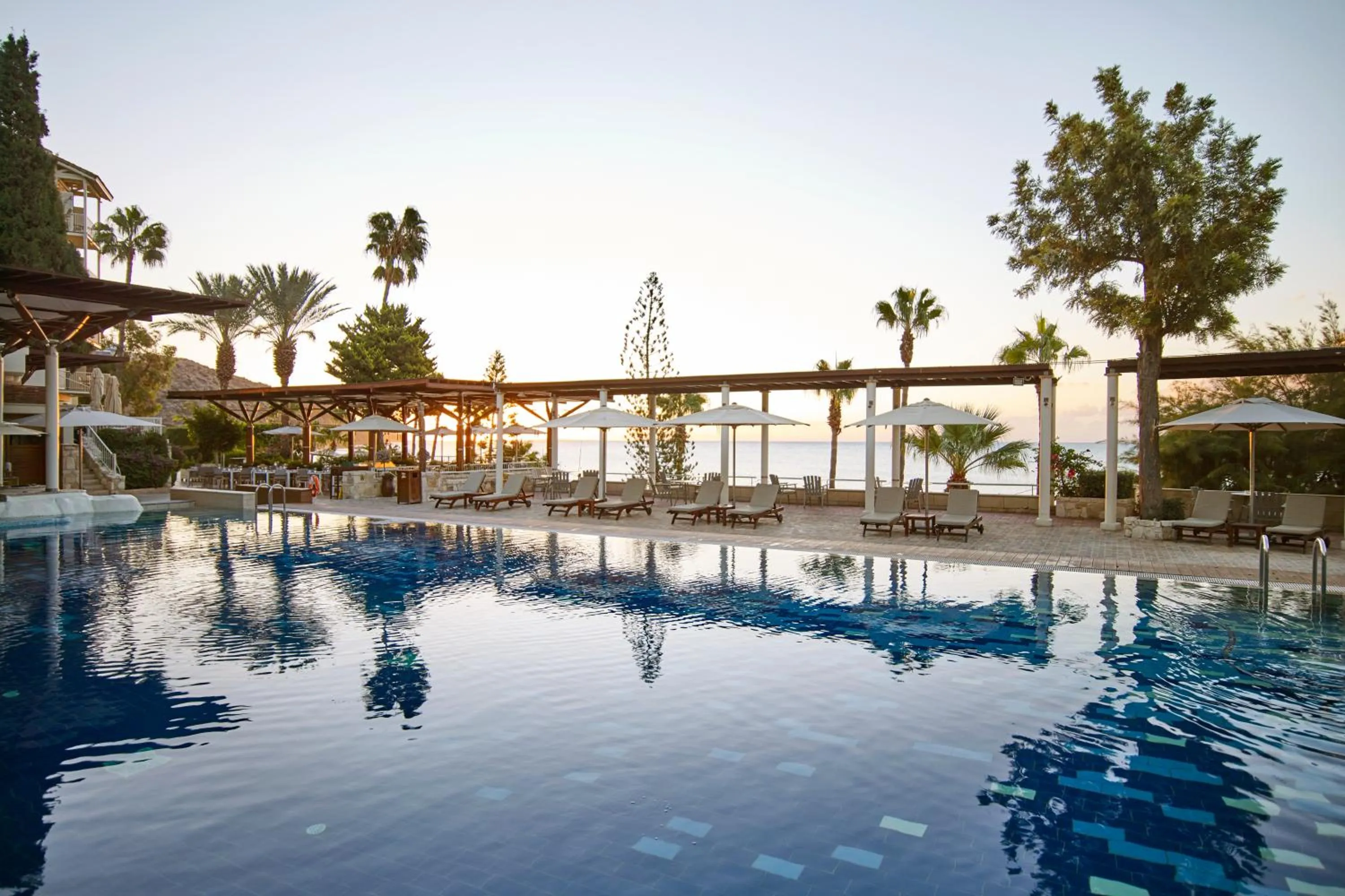 Swimming pool in Columbia Beach Resort