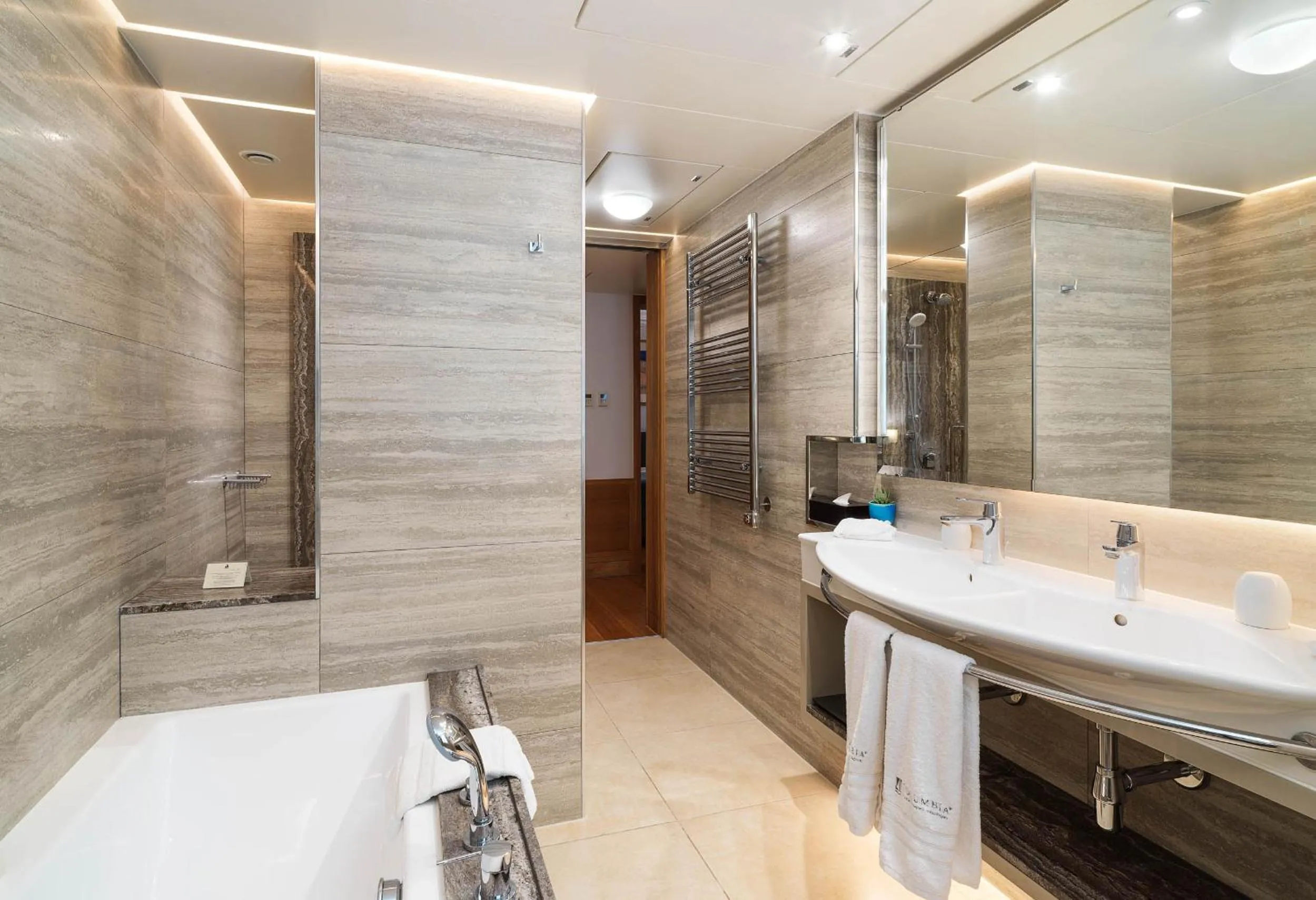 Bathroom in Columbia Beach Resort