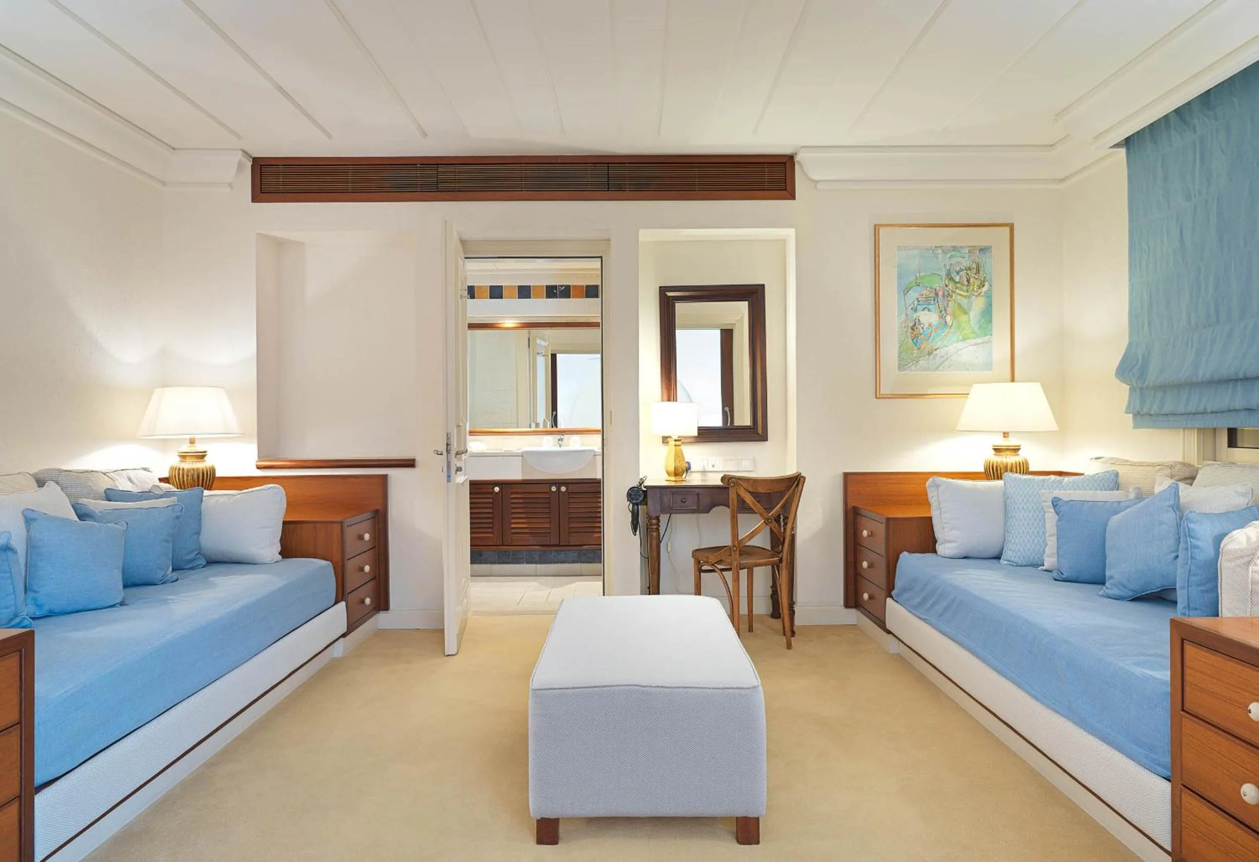 Bed in Columbia Beach Resort