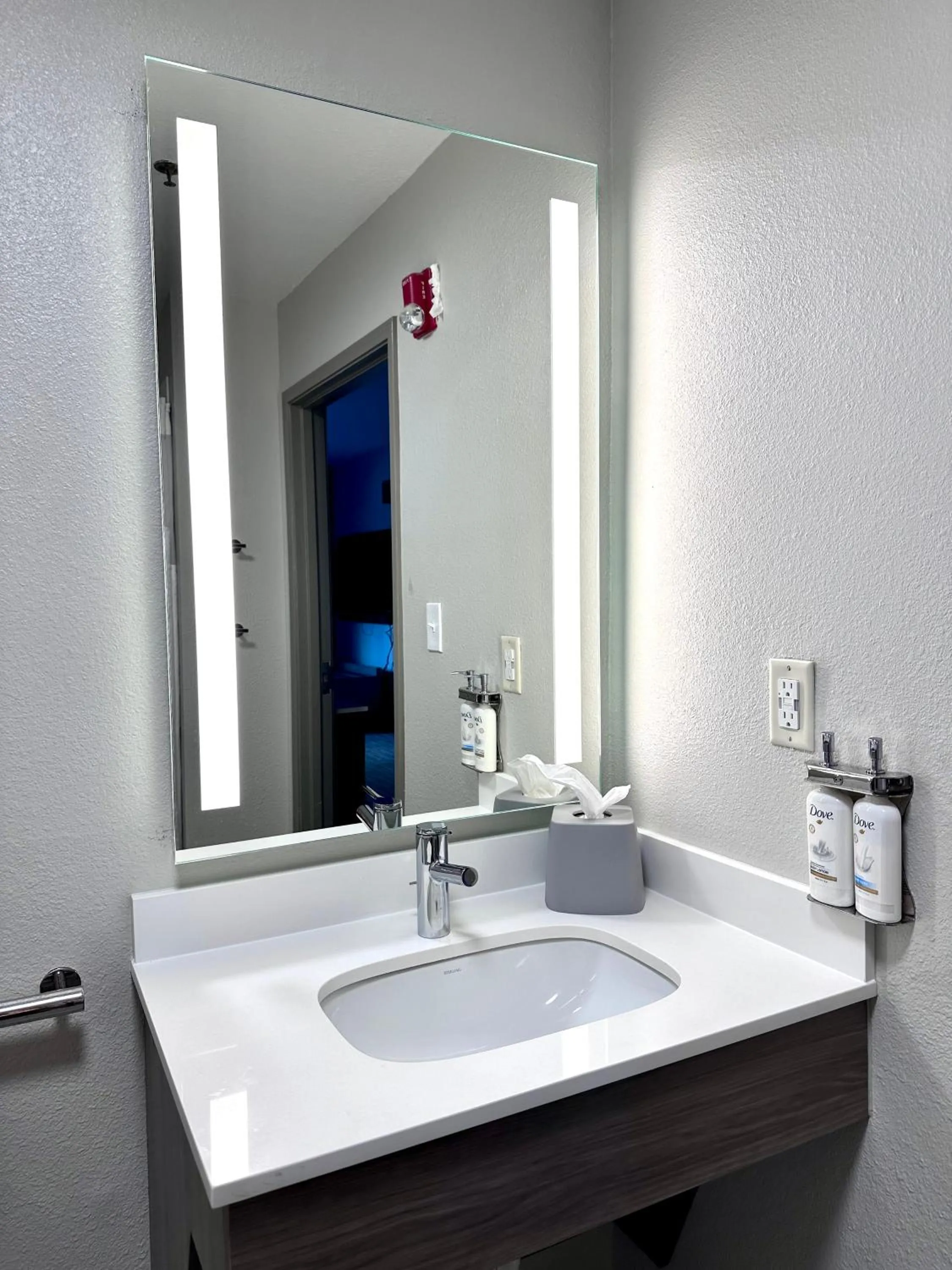Bathroom in Holiday Inn Express Hotel & Suites Hinesville by IHG