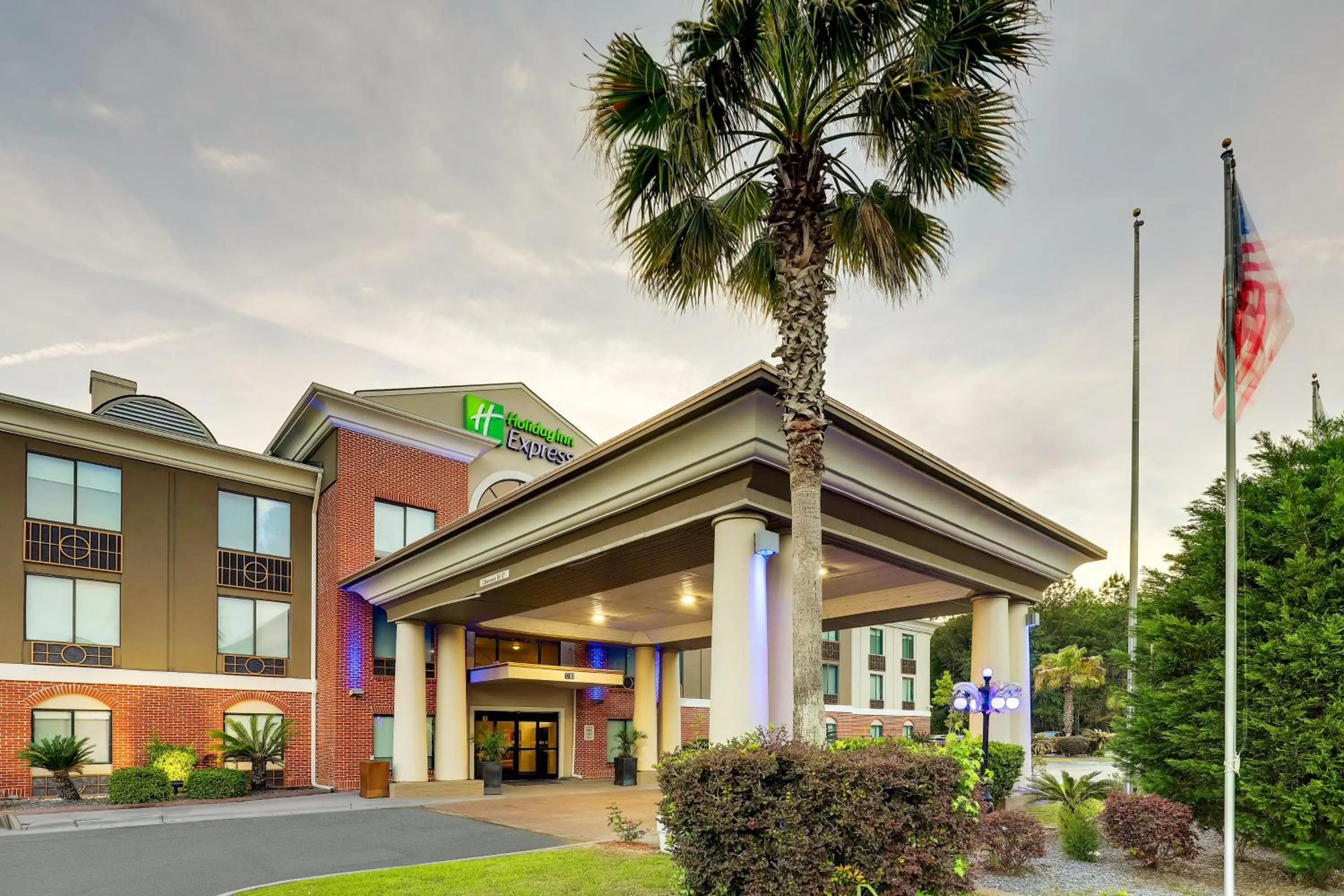 Property building in Holiday Inn Express Hotel & Suites Hinesville by IHG