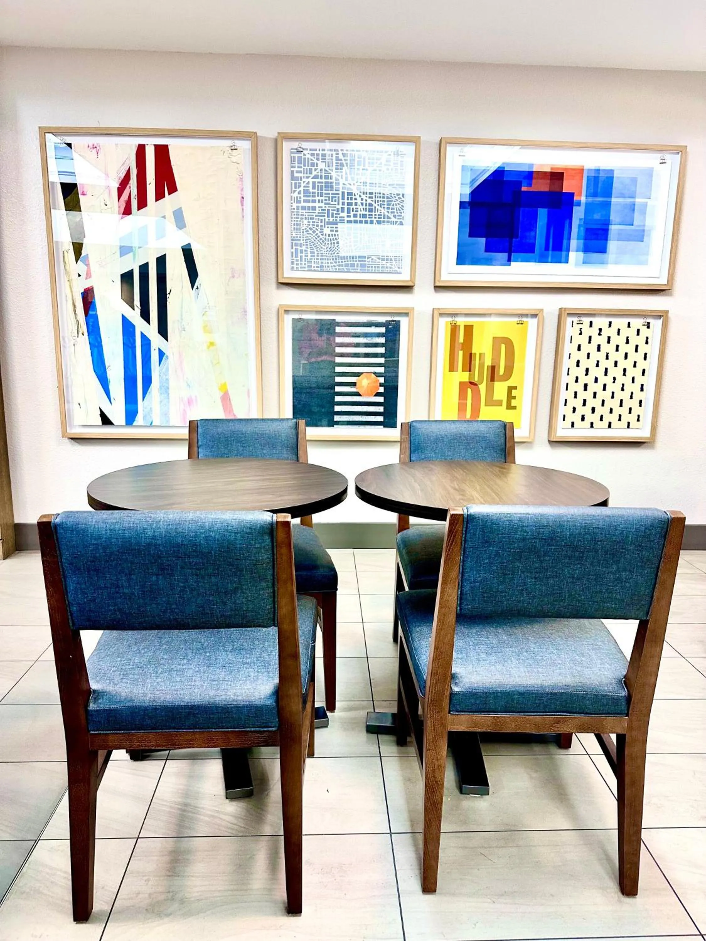 Seating area in Holiday Inn Express Hotel & Suites Hinesville by IHG