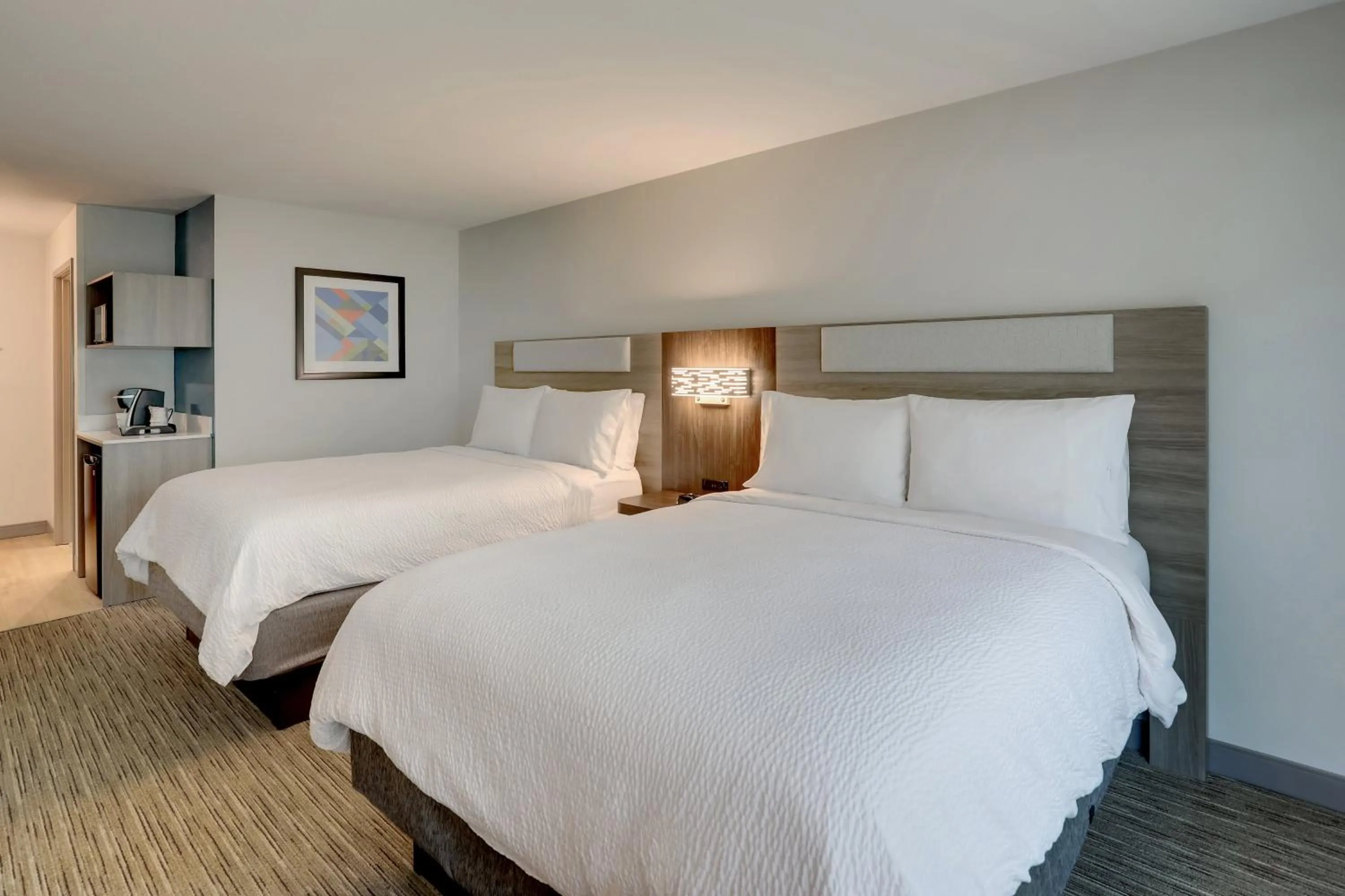 Photo of the whole room, Bed in Holiday Inn Express Hotel & Suites Hinesville by IHG