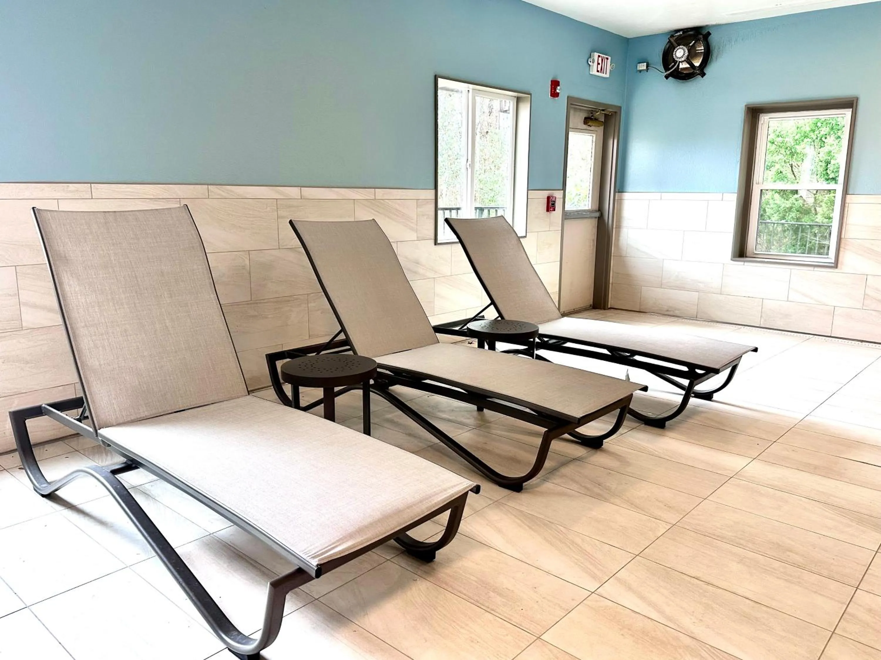 Swimming pool in Holiday Inn Express Hotel & Suites Hinesville by IHG