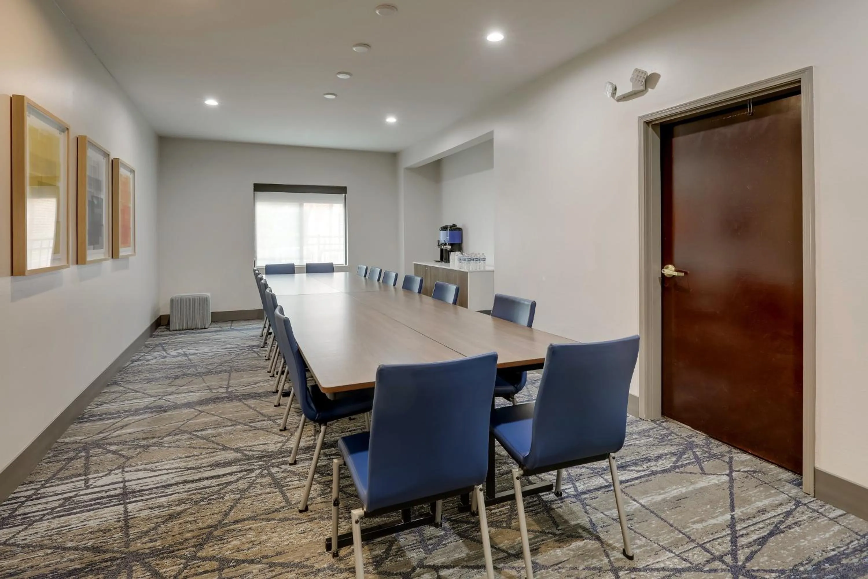 Meeting/conference room in Holiday Inn Express Hotel & Suites Hinesville by IHG