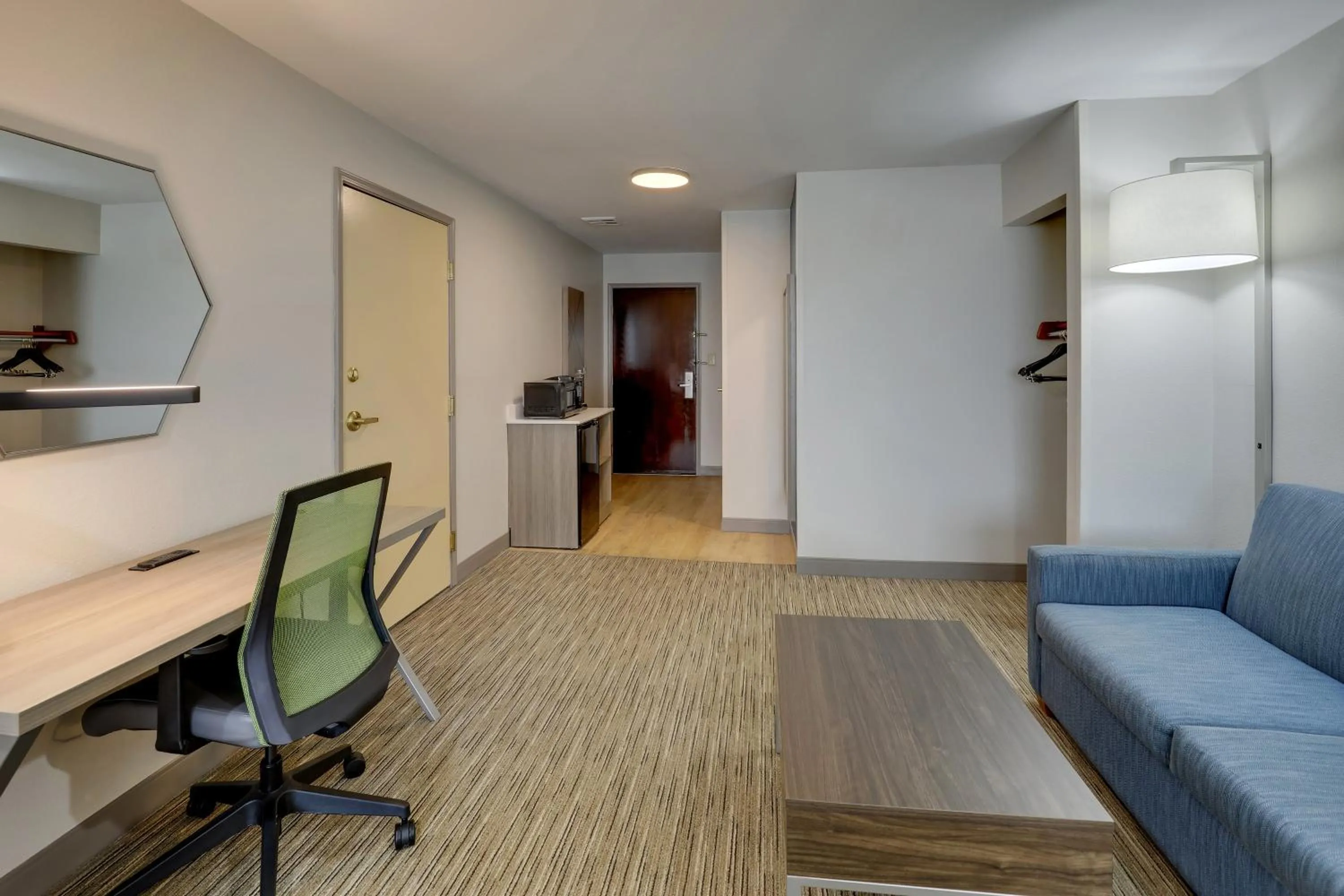 Bedroom in Holiday Inn Express Hotel & Suites Hinesville by IHG