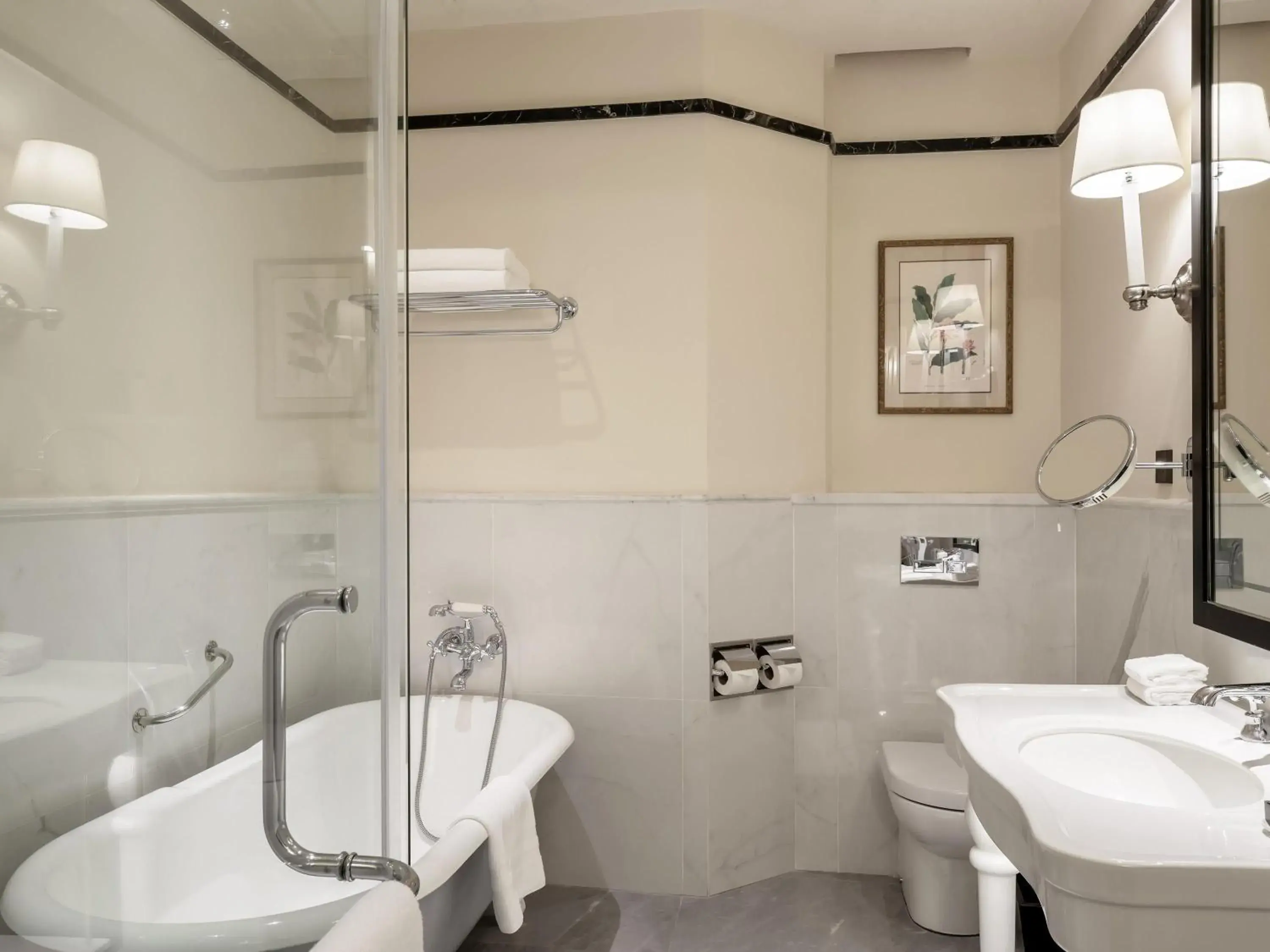 Personality Suite in Raffles Hotel Le Royal Personality Suite in Raffles Hotel Le Royal