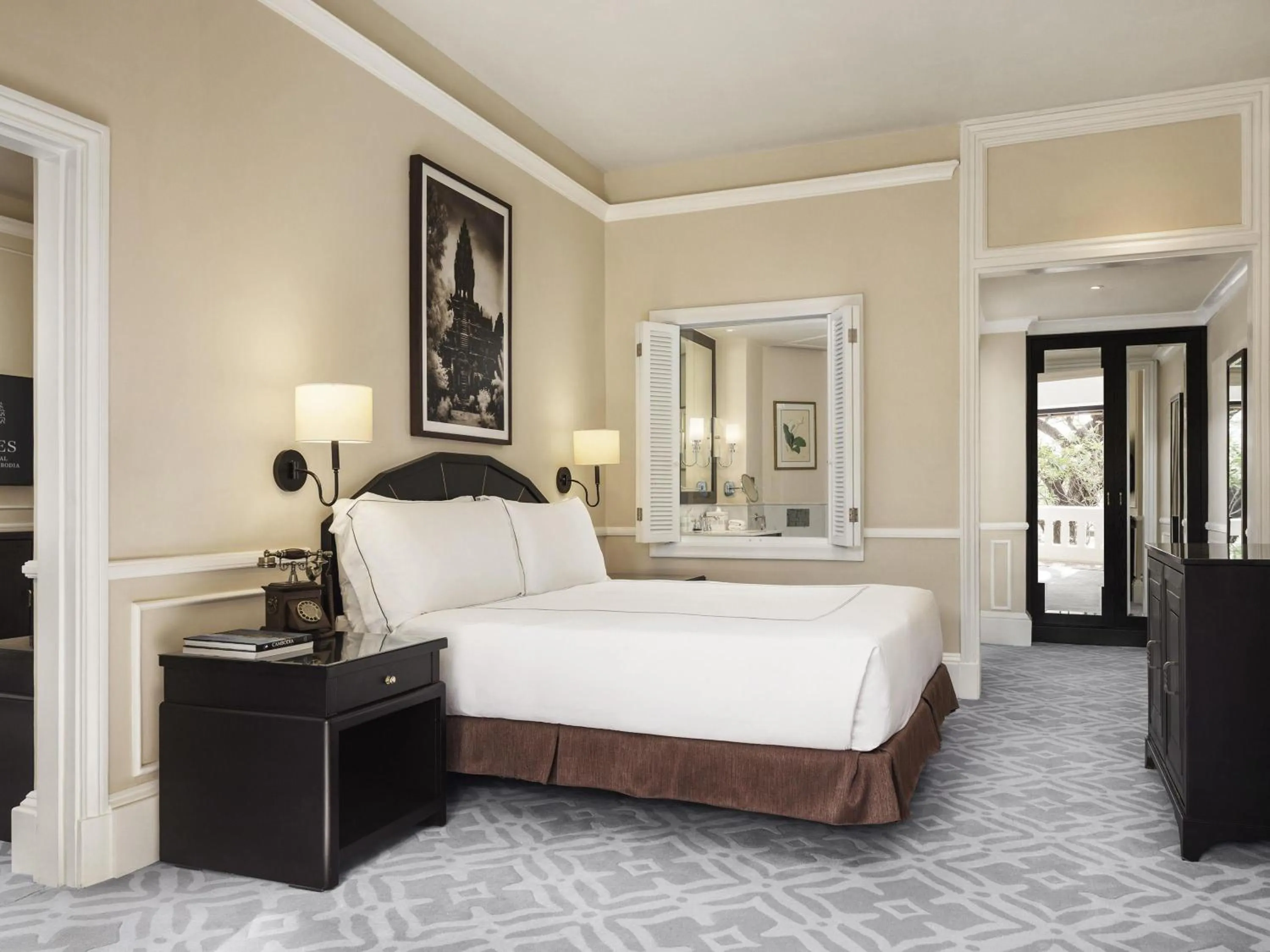 Bedroom, Bed in Raffles Hotel Le Royal