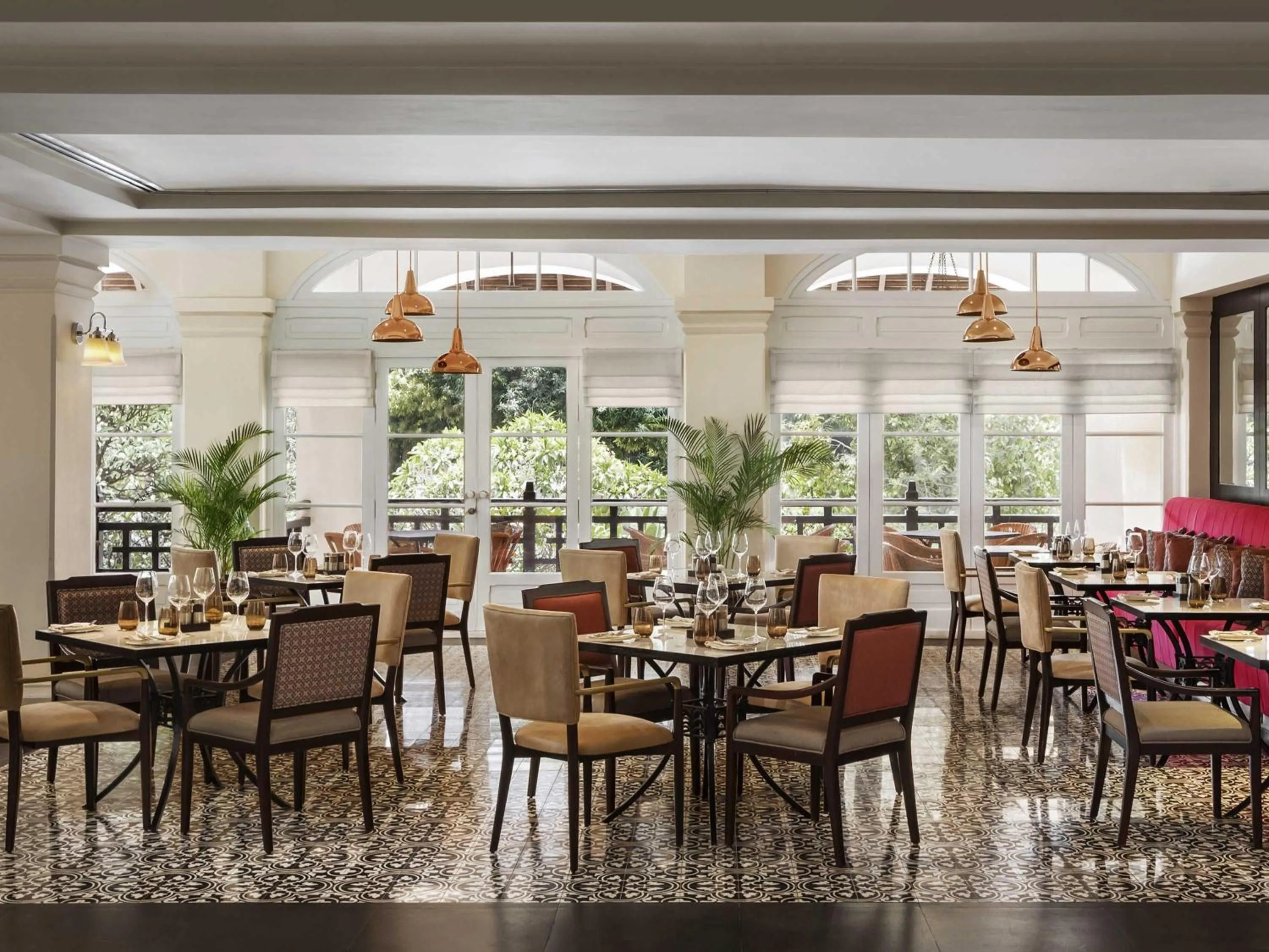 Restaurant/places to eat in Raffles Hotel Le Royal