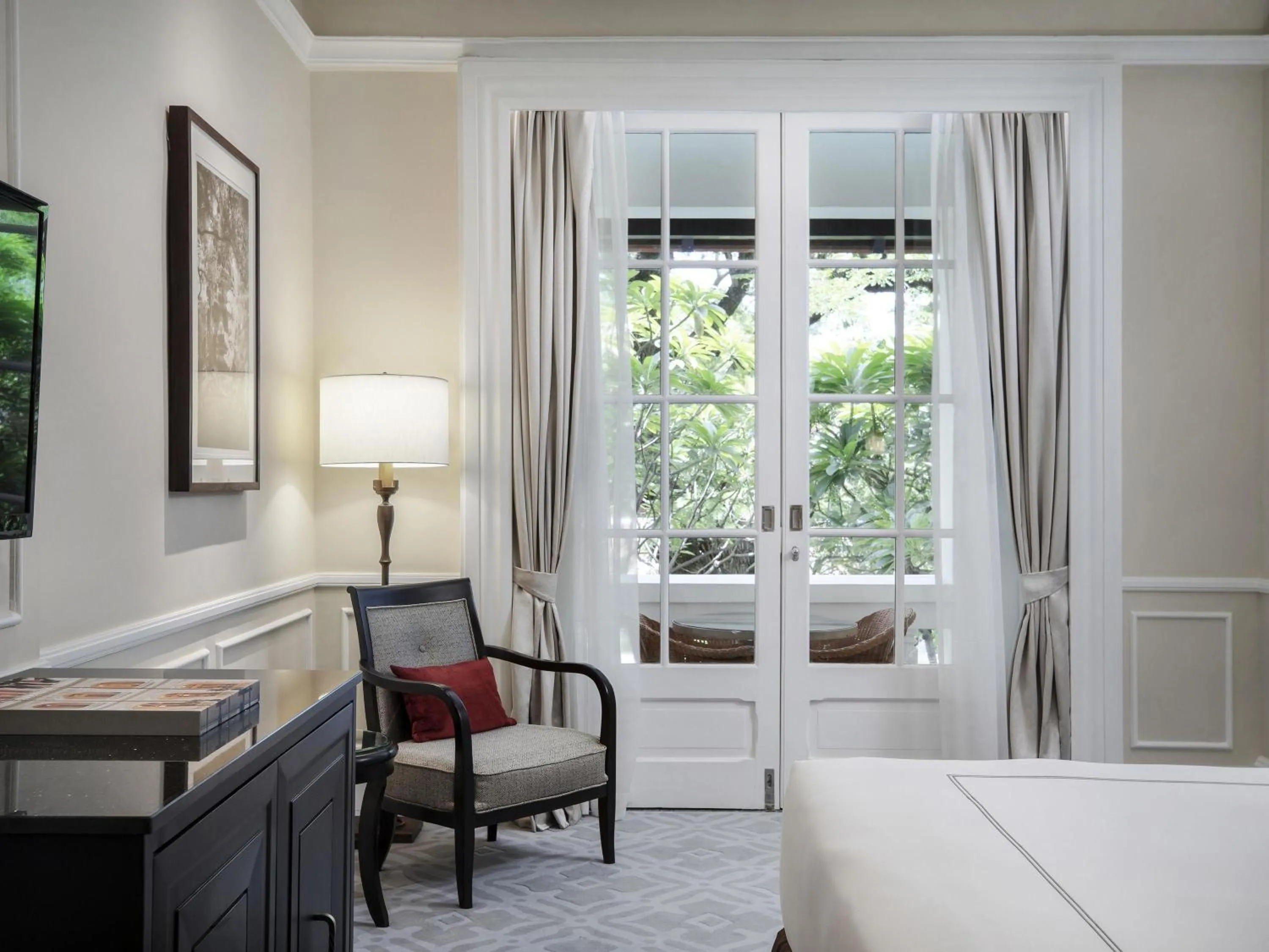 Bedroom, Bed in Raffles Hotel Le Royal