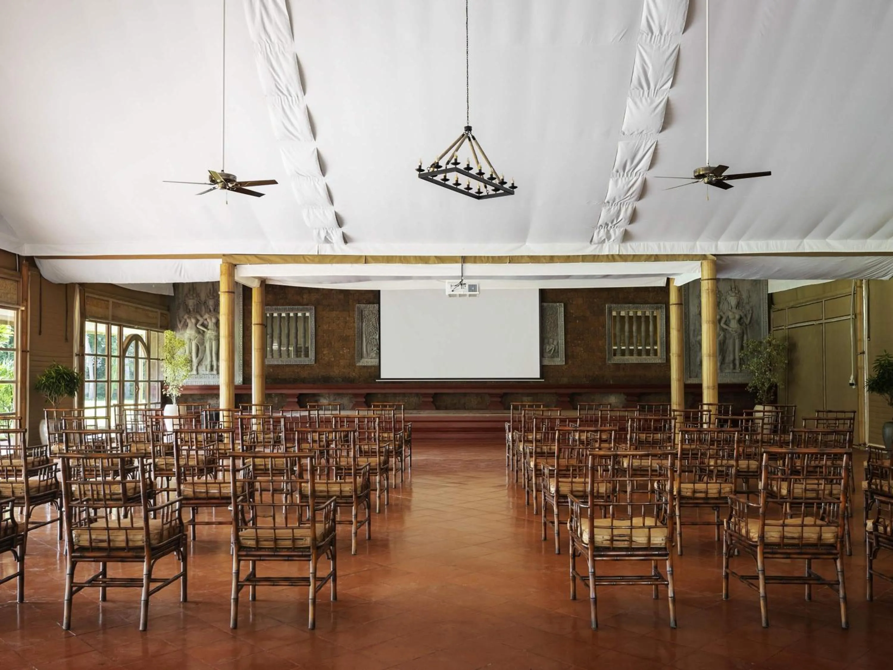 Restaurant/places to eat in Raffles Grand Hotel d'Angkor