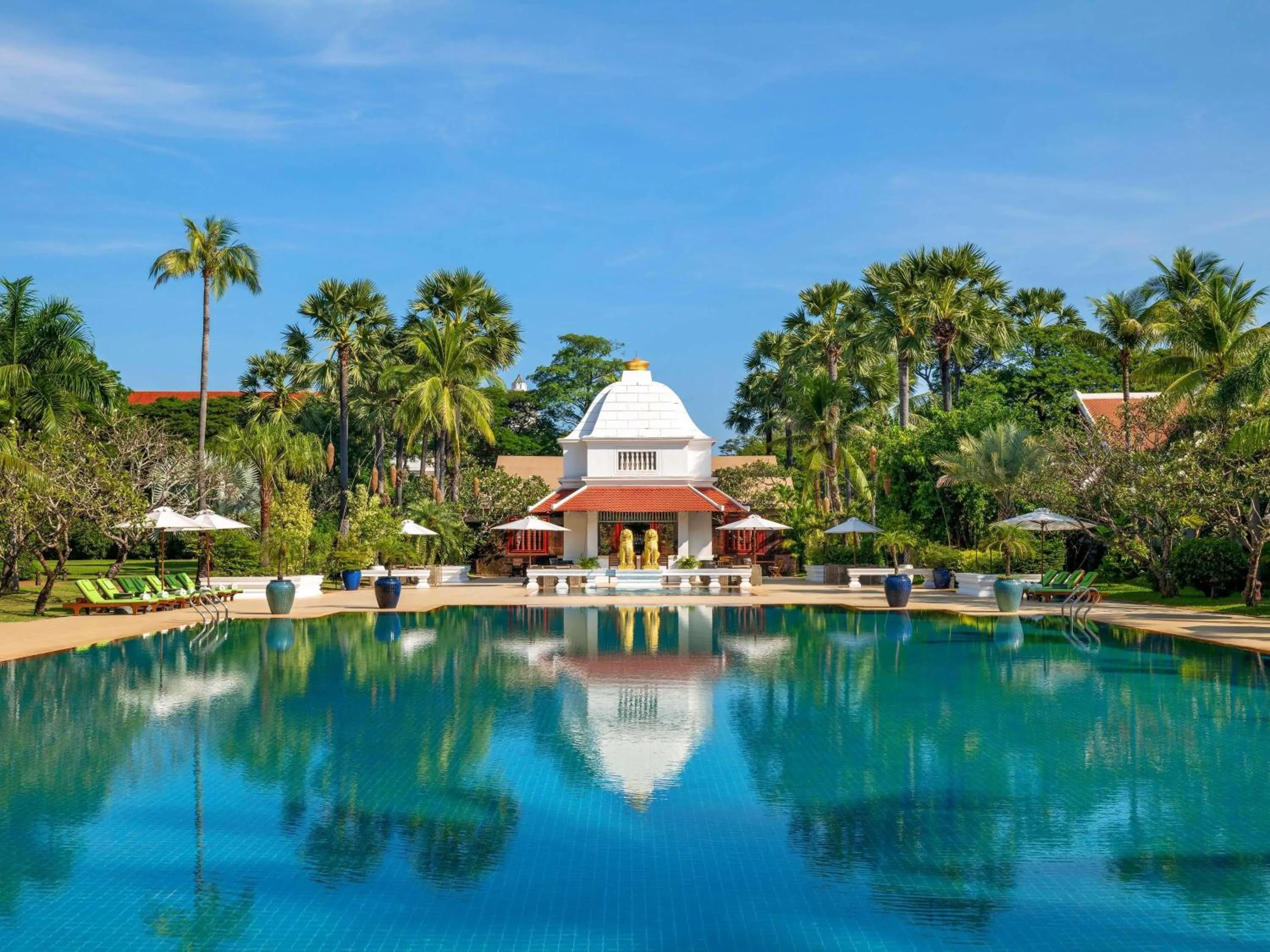 Lounge or bar in Raffles Grand Hotel d'Angkor