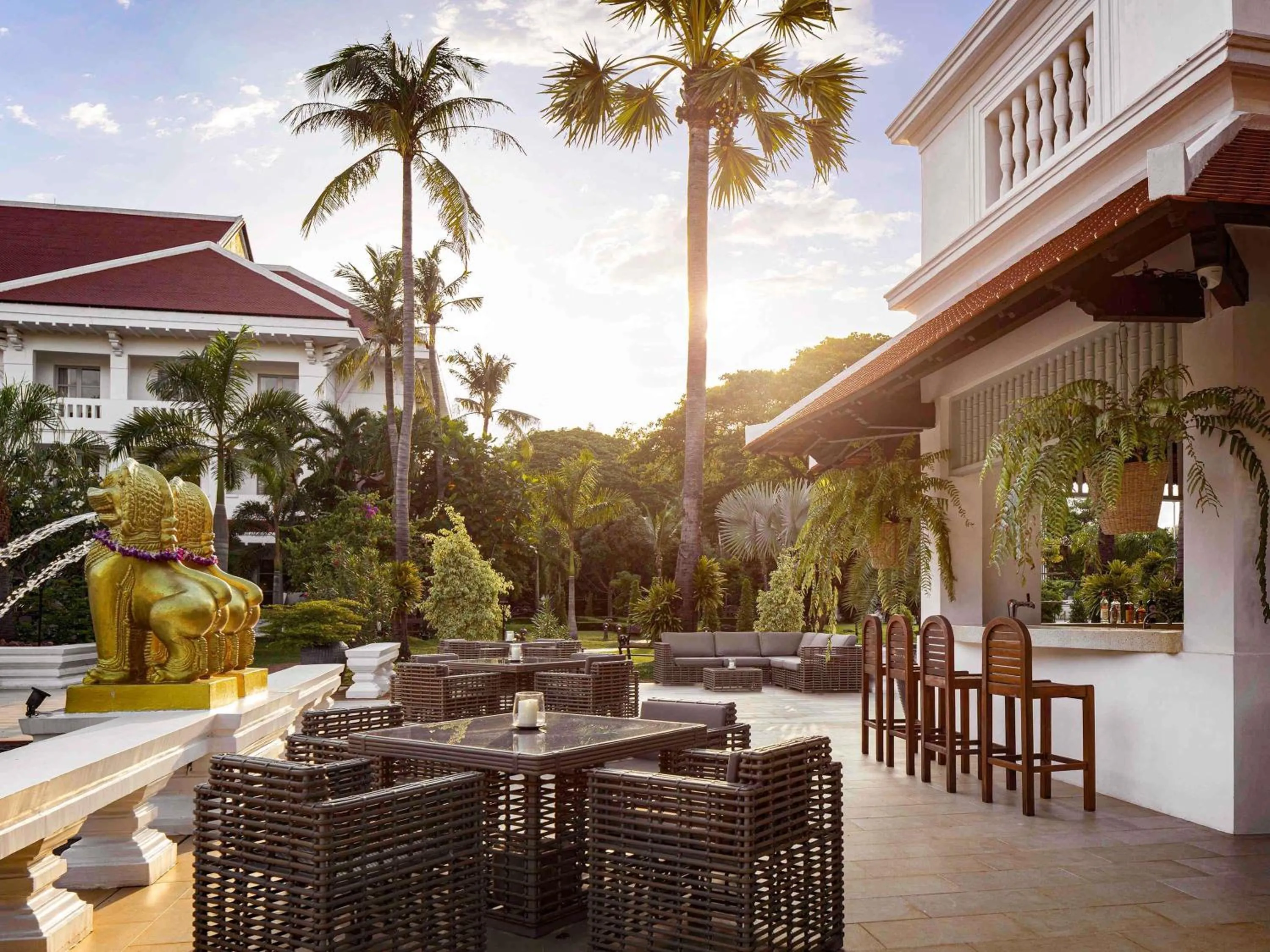 Lounge or bar in Raffles Grand Hotel d'Angkor