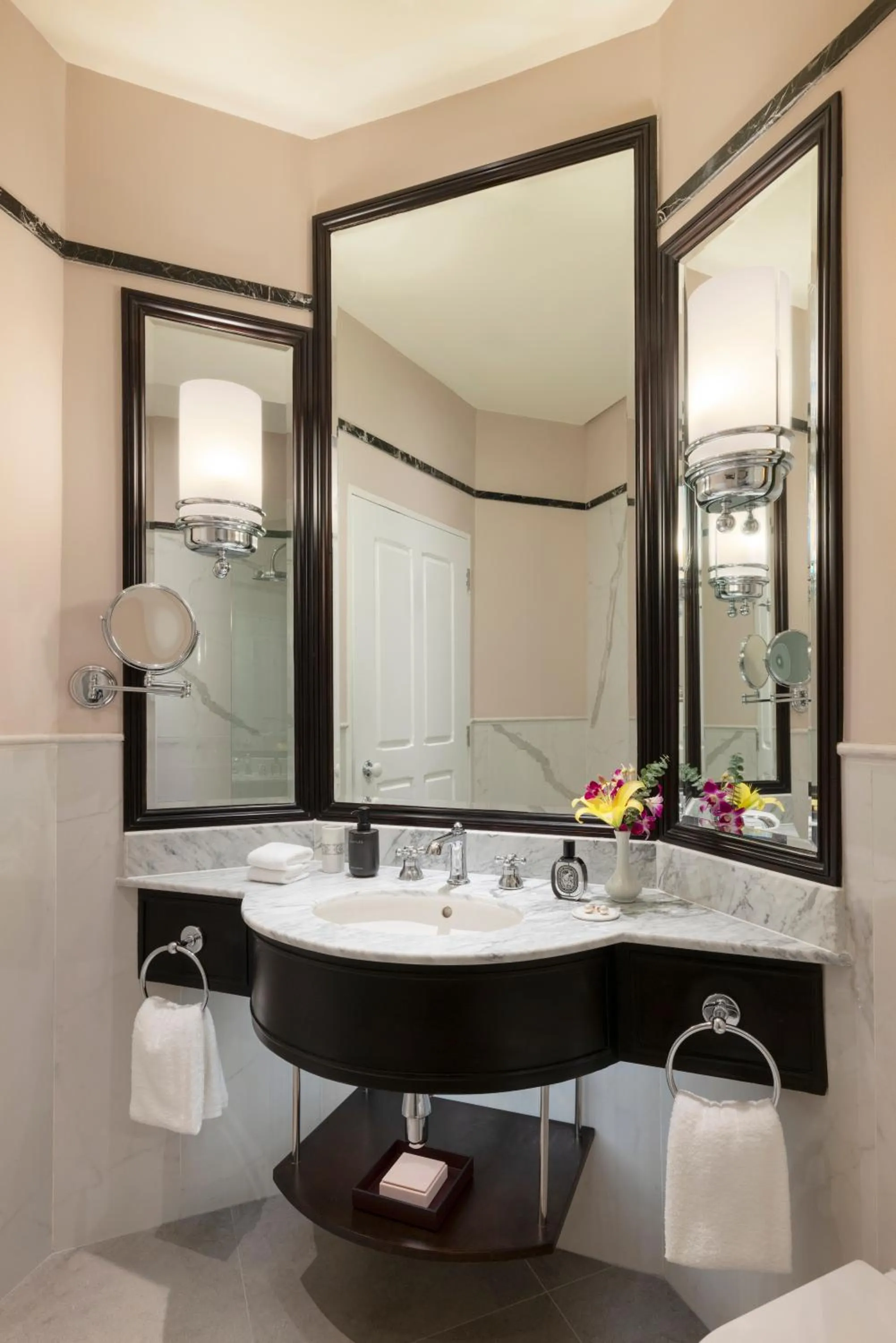 Bathroom in Raffles Grand Hotel d'Angkor