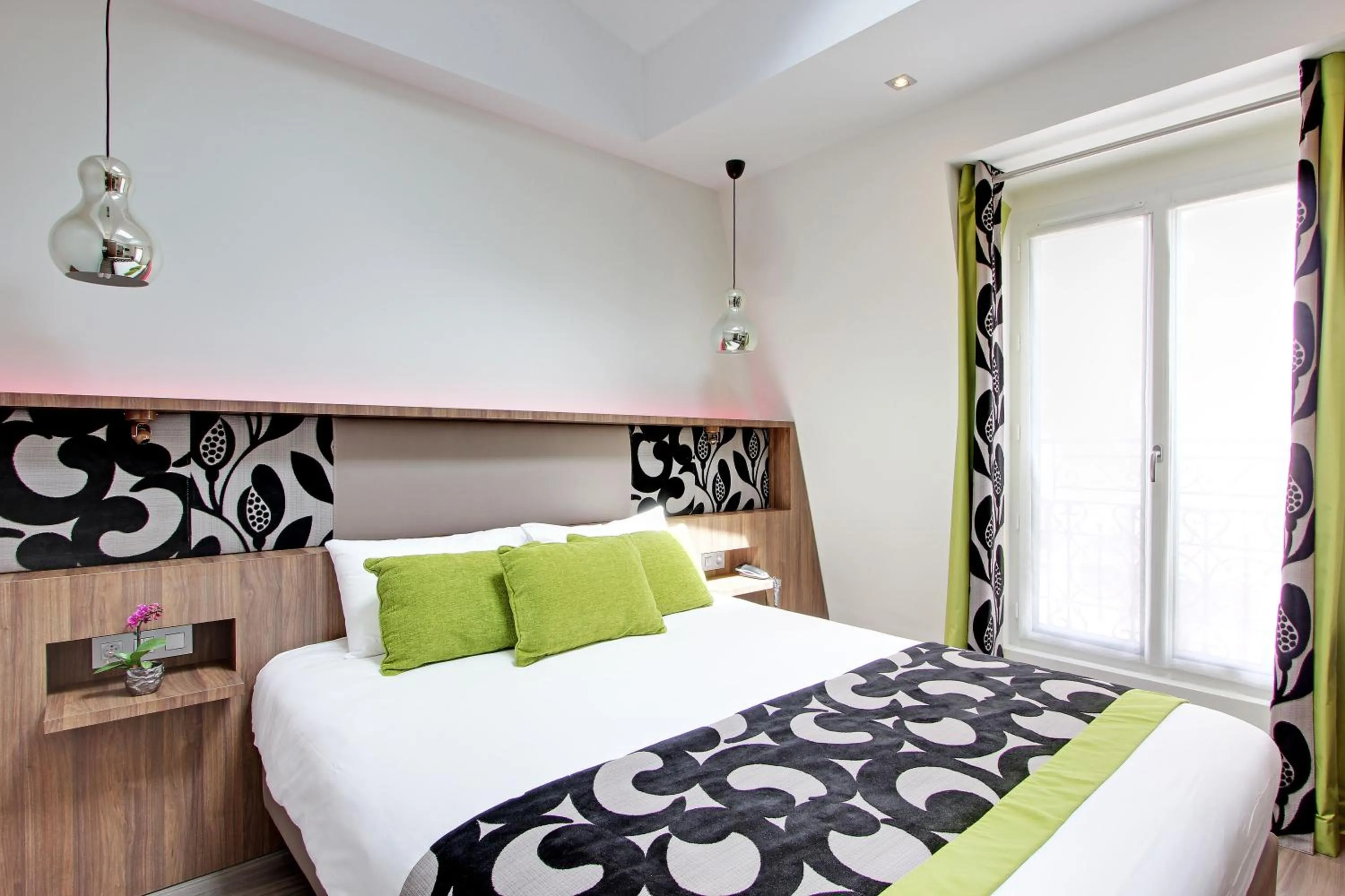 Bed in Hotel Alhambra