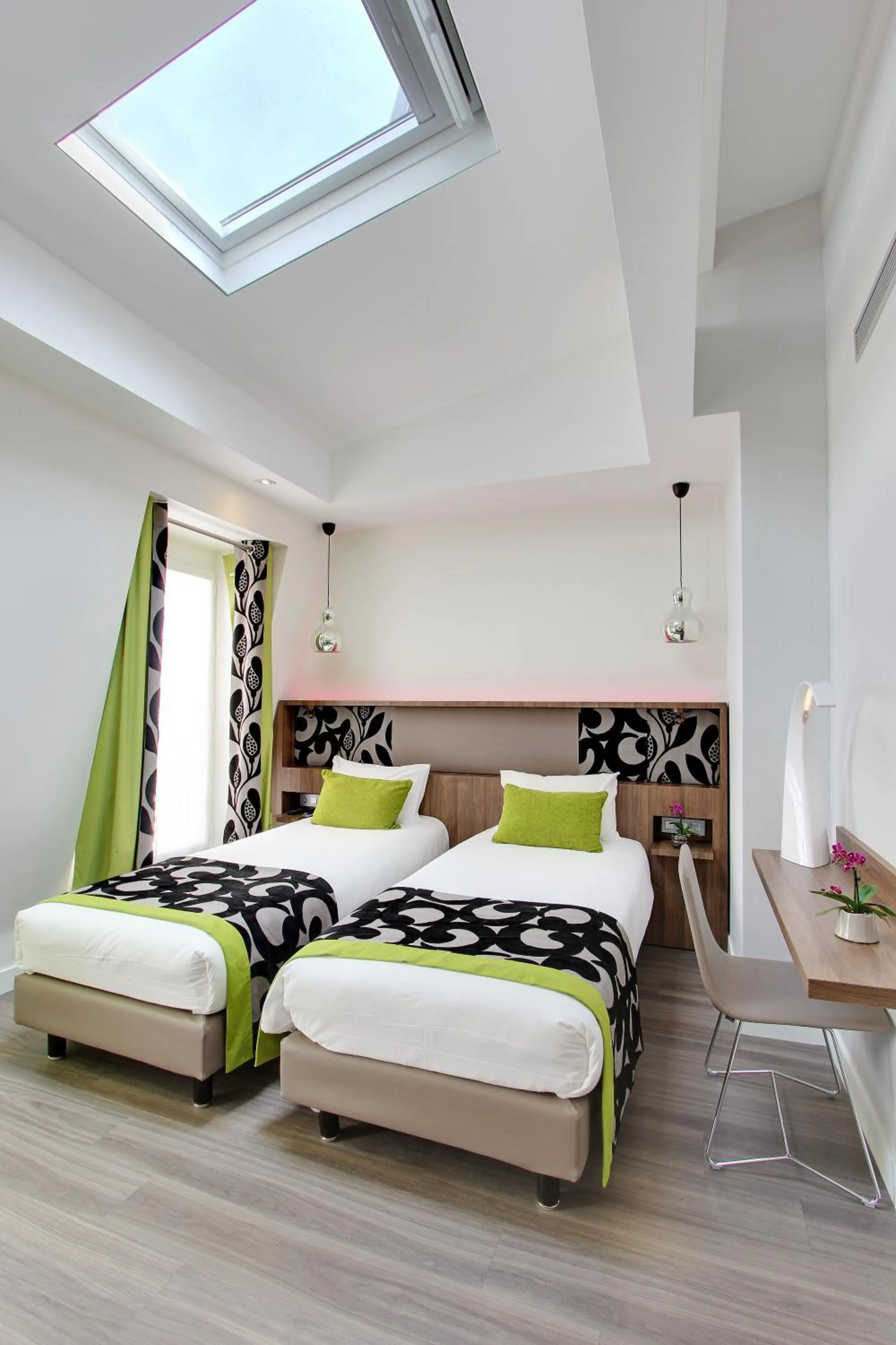 Photo of the whole room, Bed in Hotel Alhambra