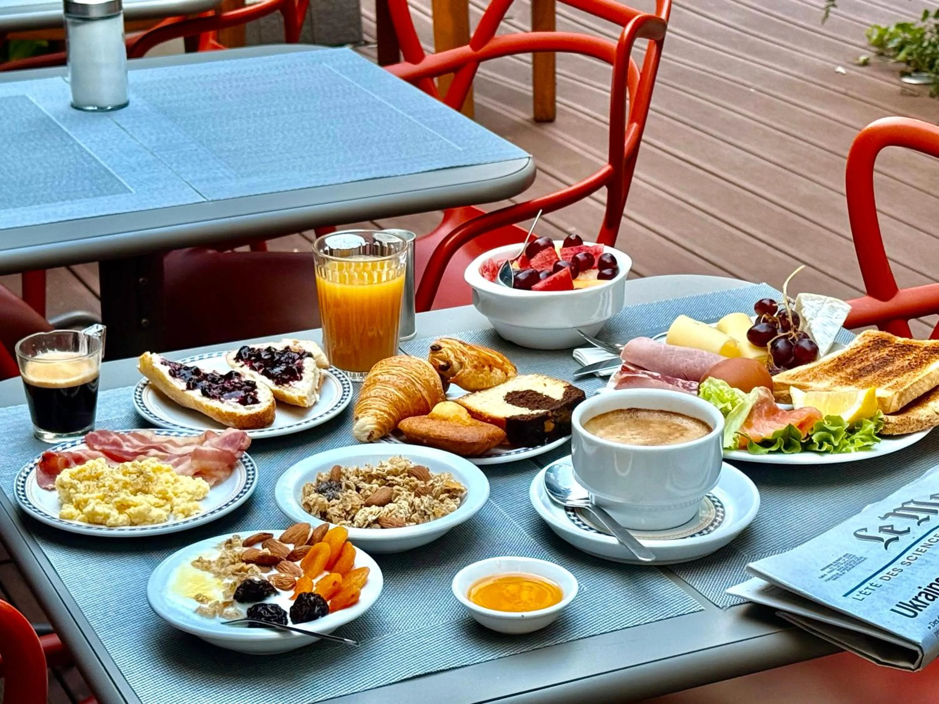 Food and drinks in Hotel Alhambra