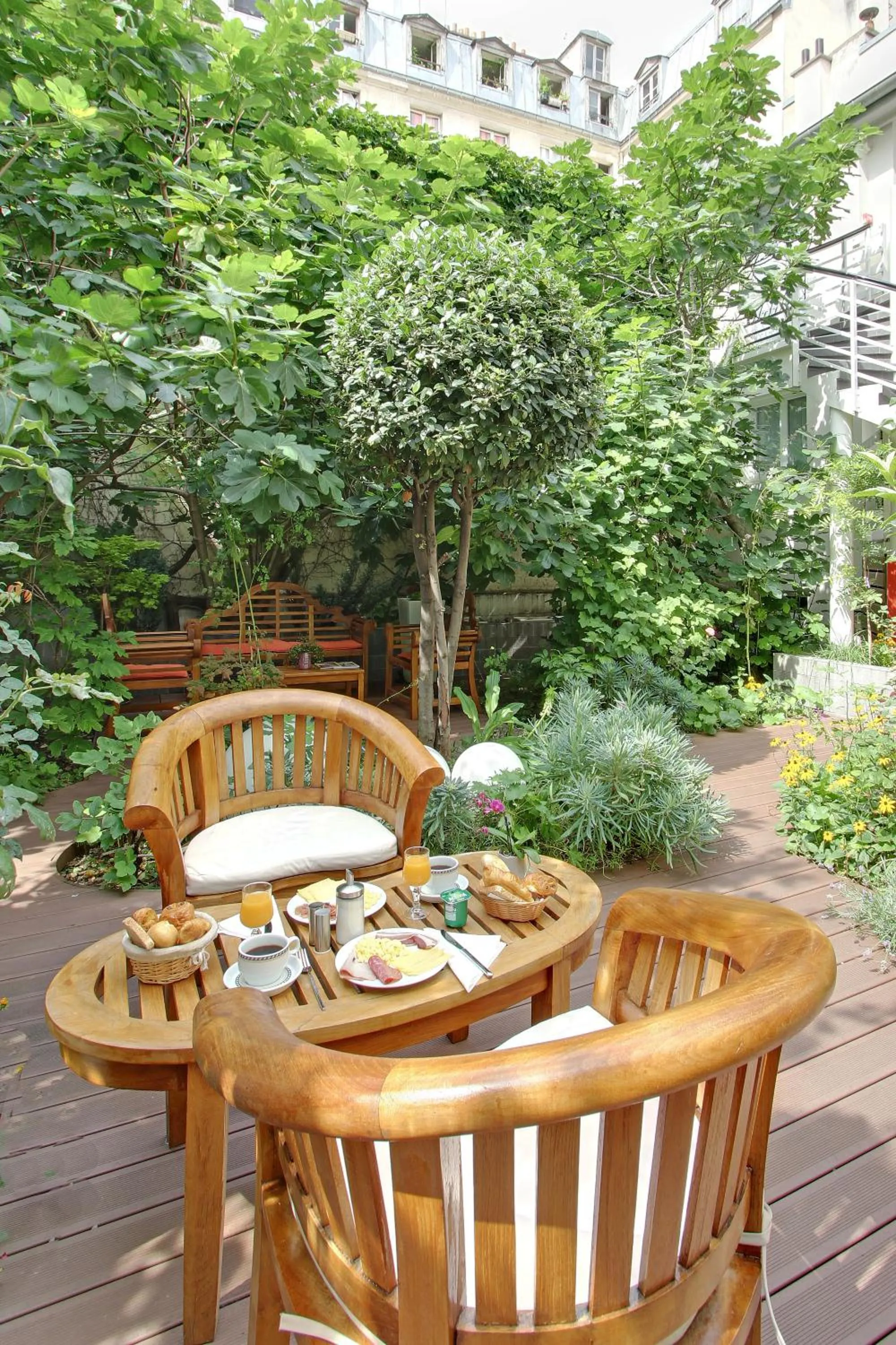 Garden in Hotel Alhambra