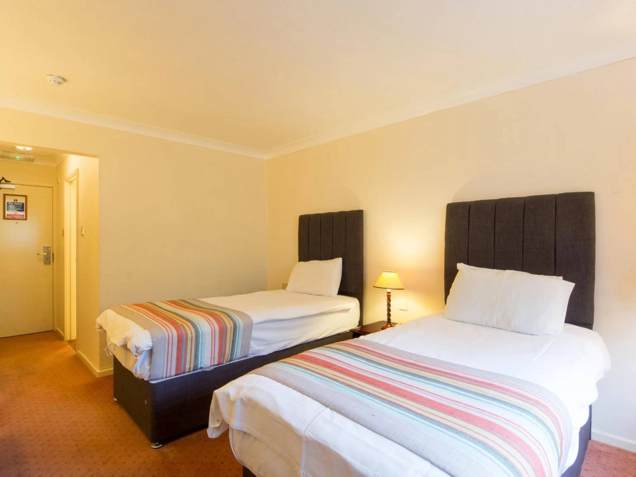 Bed in The Devil's Punchbowl Hotel