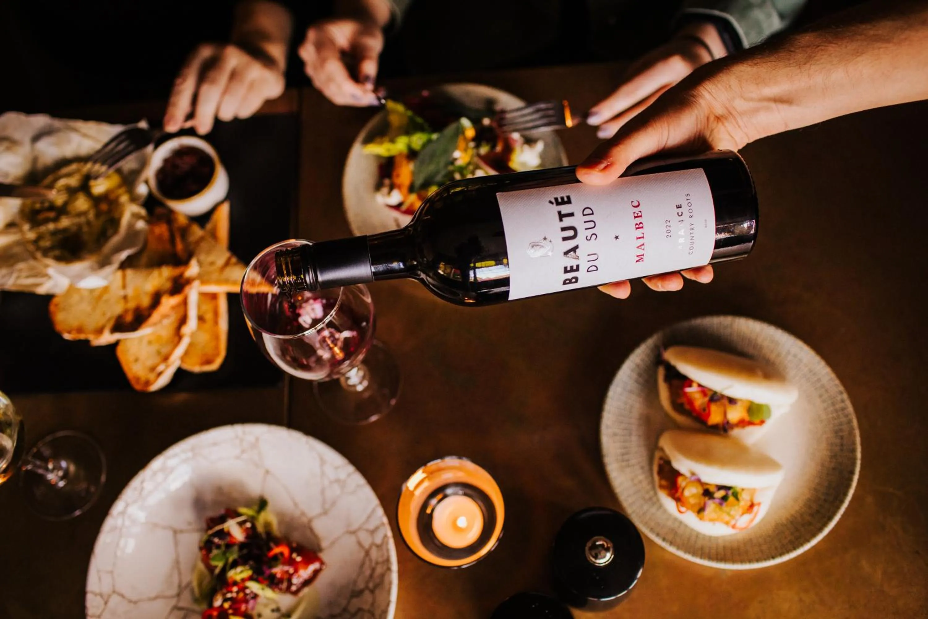 Food and drinks in The Devil's Punchbowl Hotel