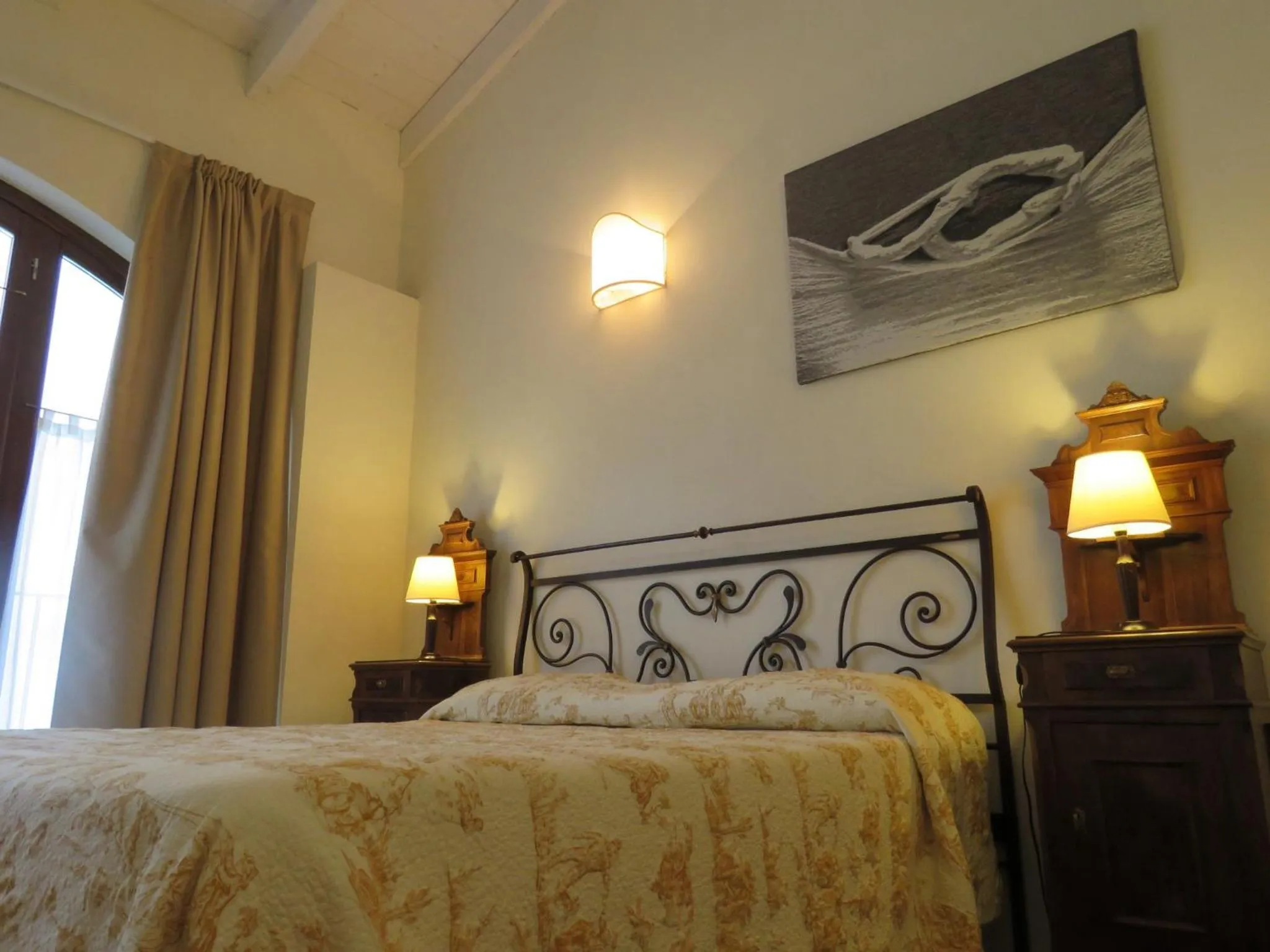 Bedroom, Bed in Relais Palazzo Paleologi Sec.XIV