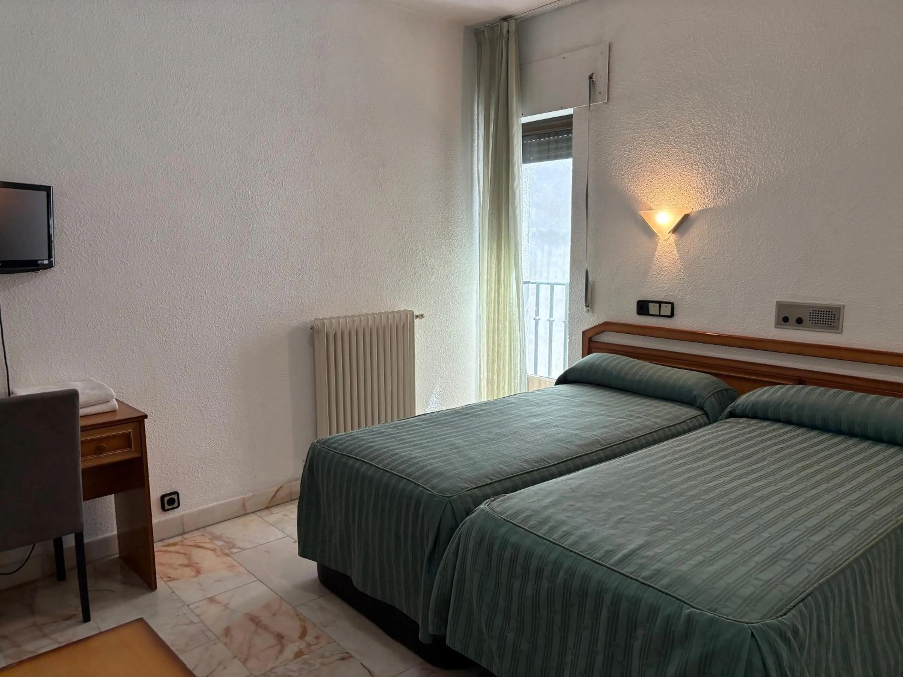 Bedroom, Bed in Hotel Amefa