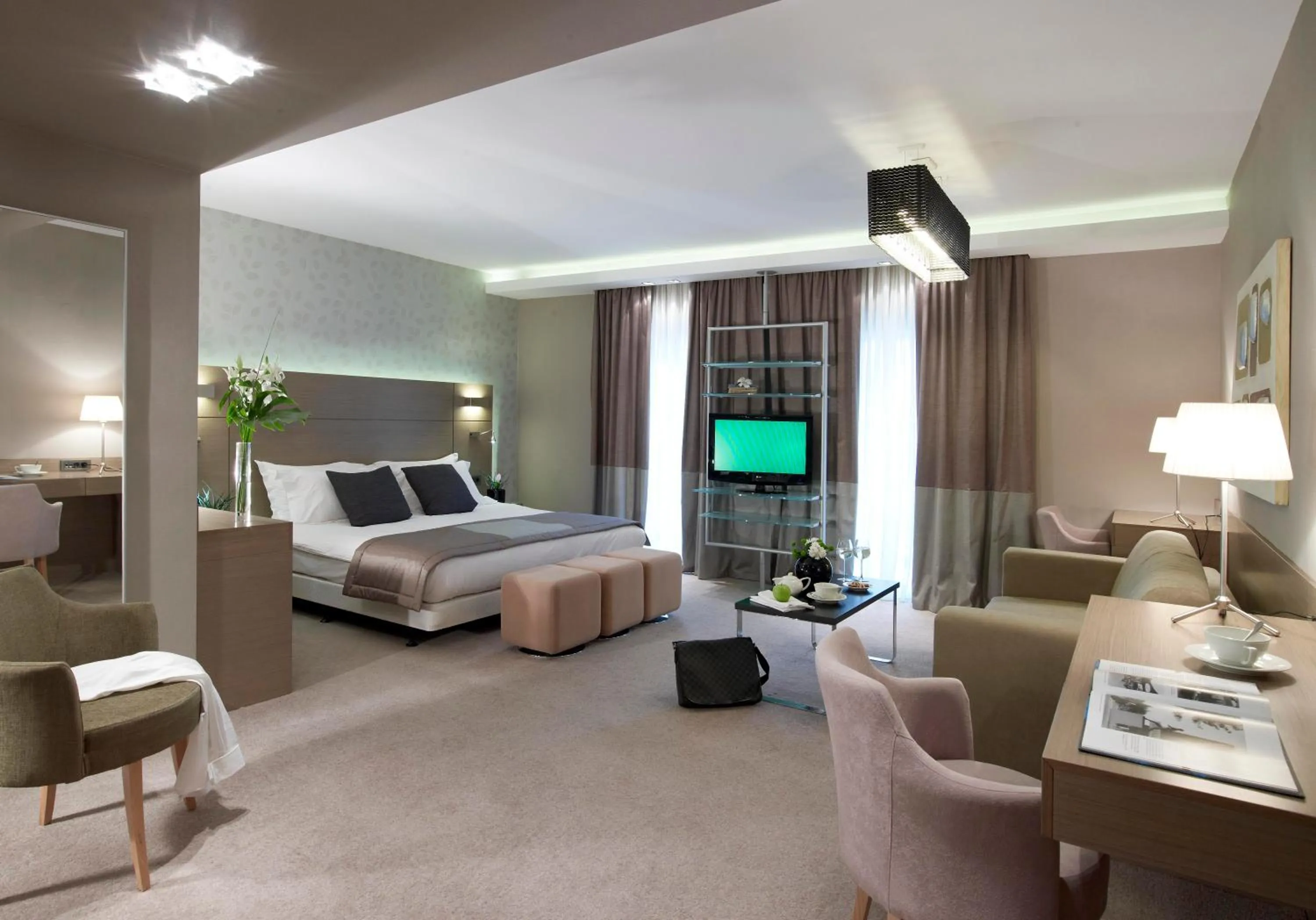 Photo of the whole room, Bed in Anatolia Hotel Komotini