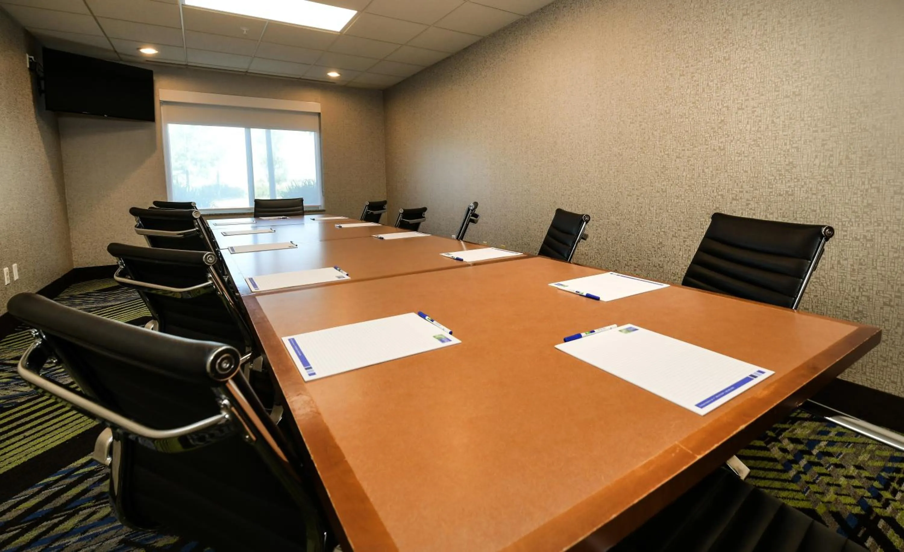 Meeting/conference room in Holiday Inn Express Hotel & Suites Grand Forks by IHG