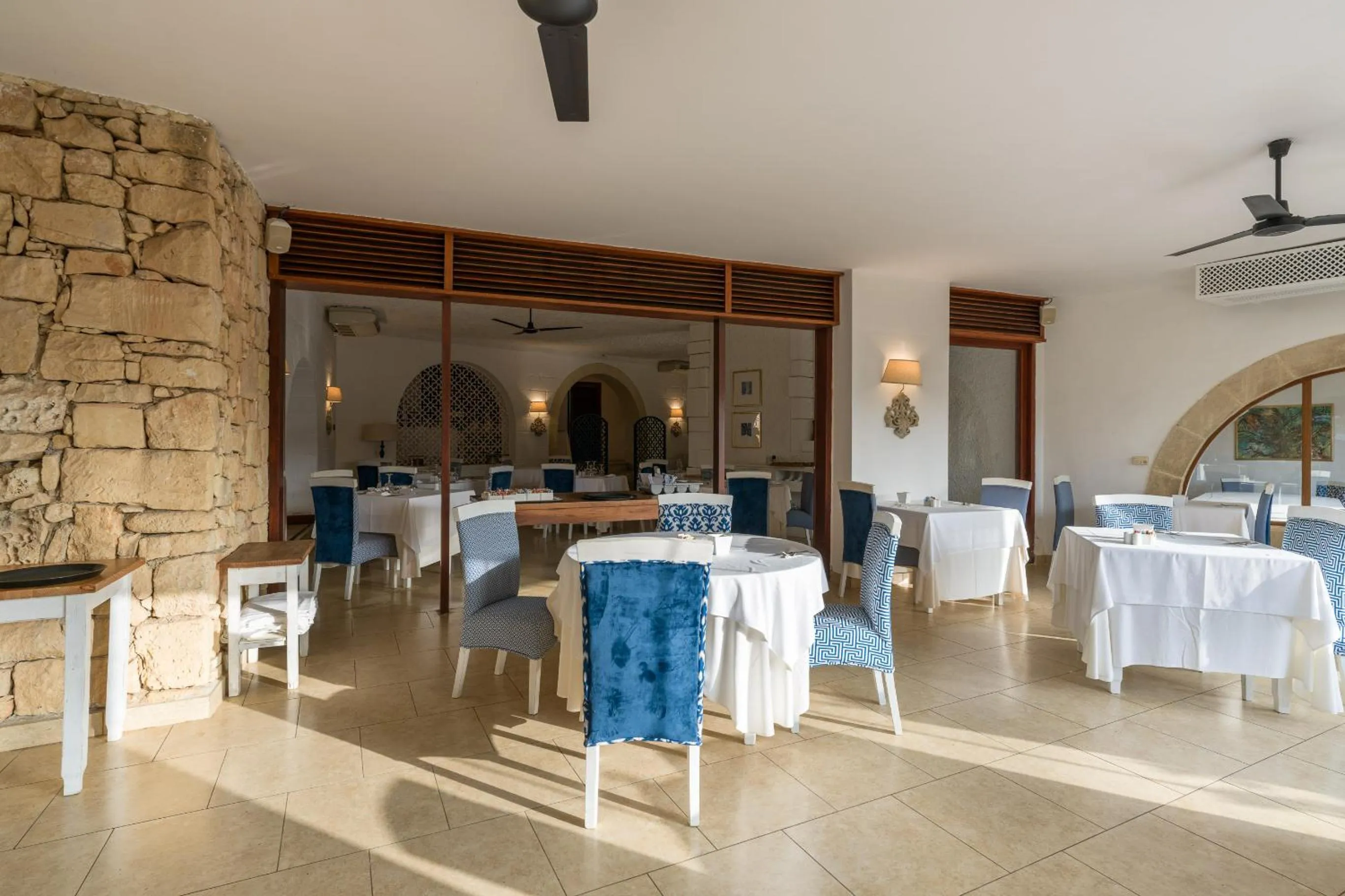 Restaurant/places to eat in Hotel Ta' Cenc & Spa