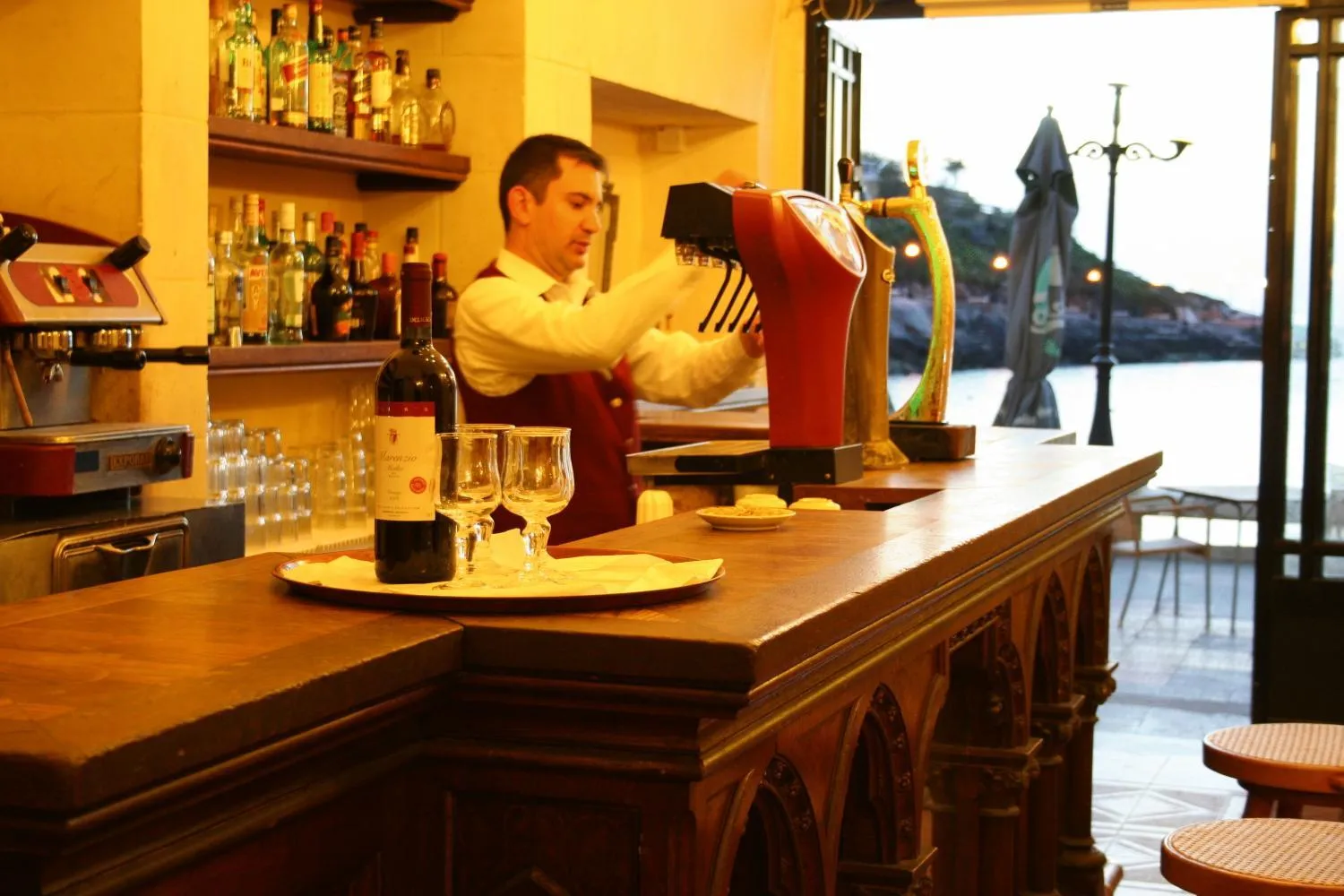 Lounge or bar in St. Patrick's Hotel