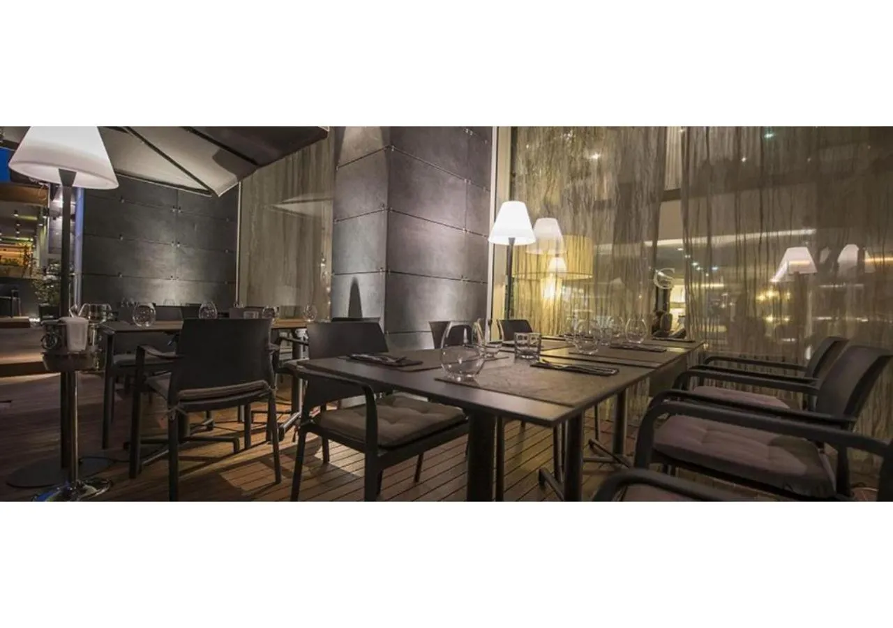 Restaurant/places to eat in The George, Urban Boutique Hotel