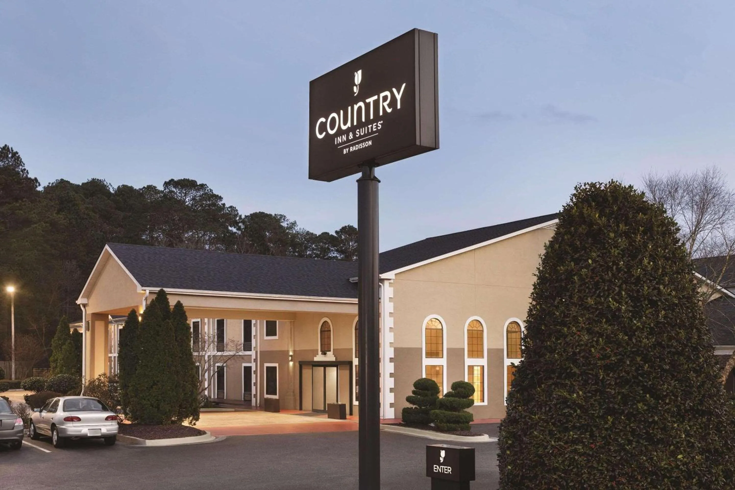 Property building in Country Inn & Suites by Radisson, Griffin, GA